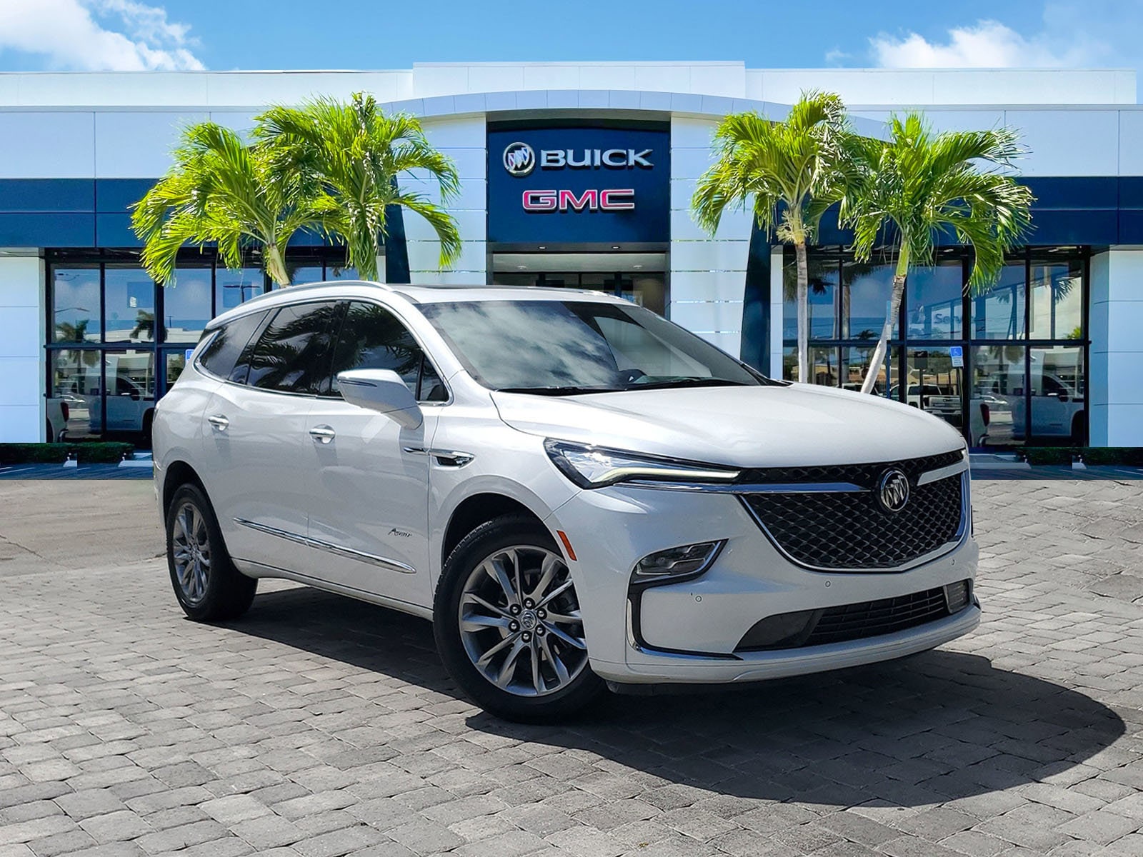 2024 Buick Enclave Avenir AWD's photo