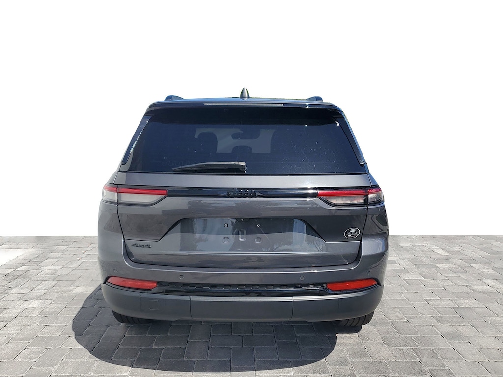 Used 2022 Jeep Grand Cherokee Altitude 4x4 SUV