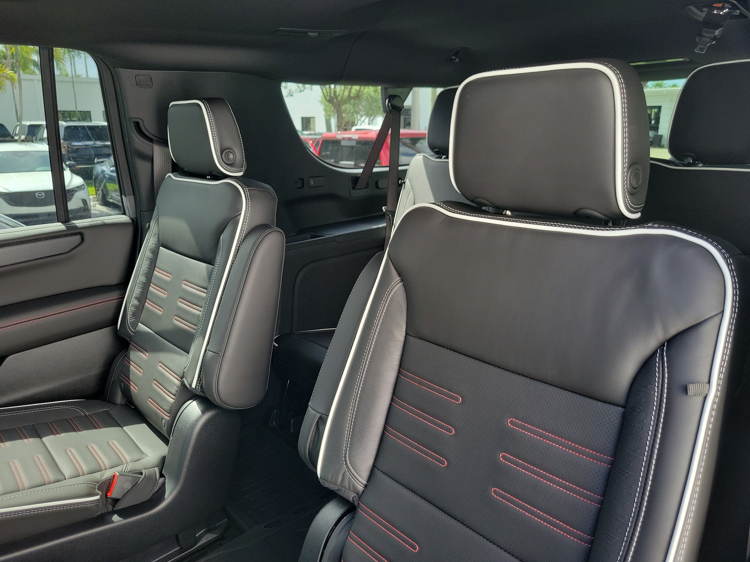 2026 GMC Yukon XL AT4 Ultimate - Photo 14