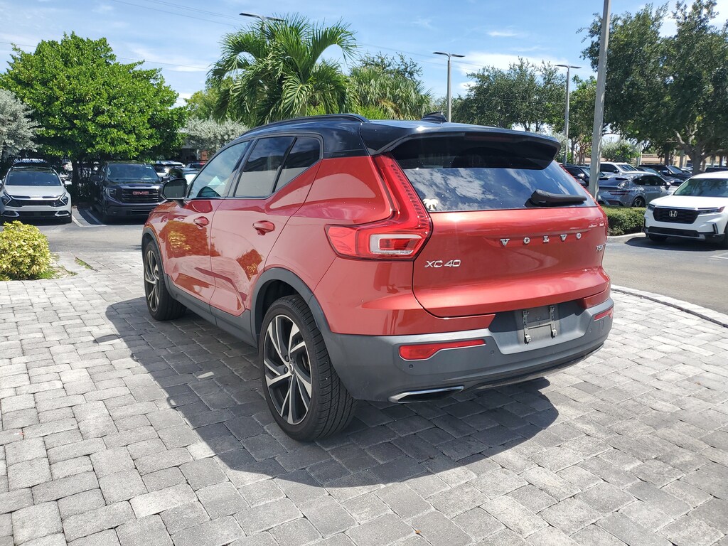Used 2020 Volvo XC40 T5 R-Design SUV