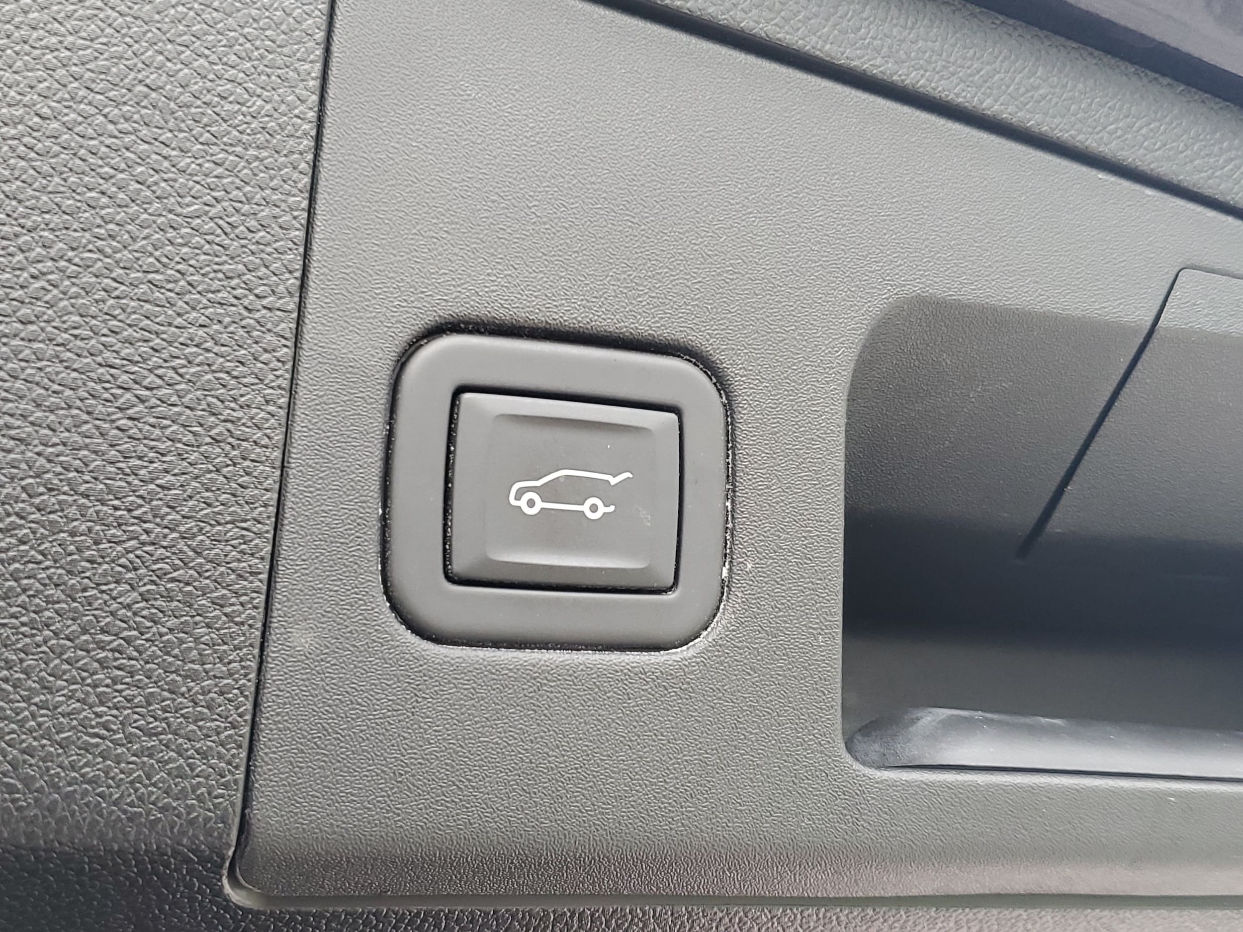 2023 Cadillac XT4 Luxury - Photo 11