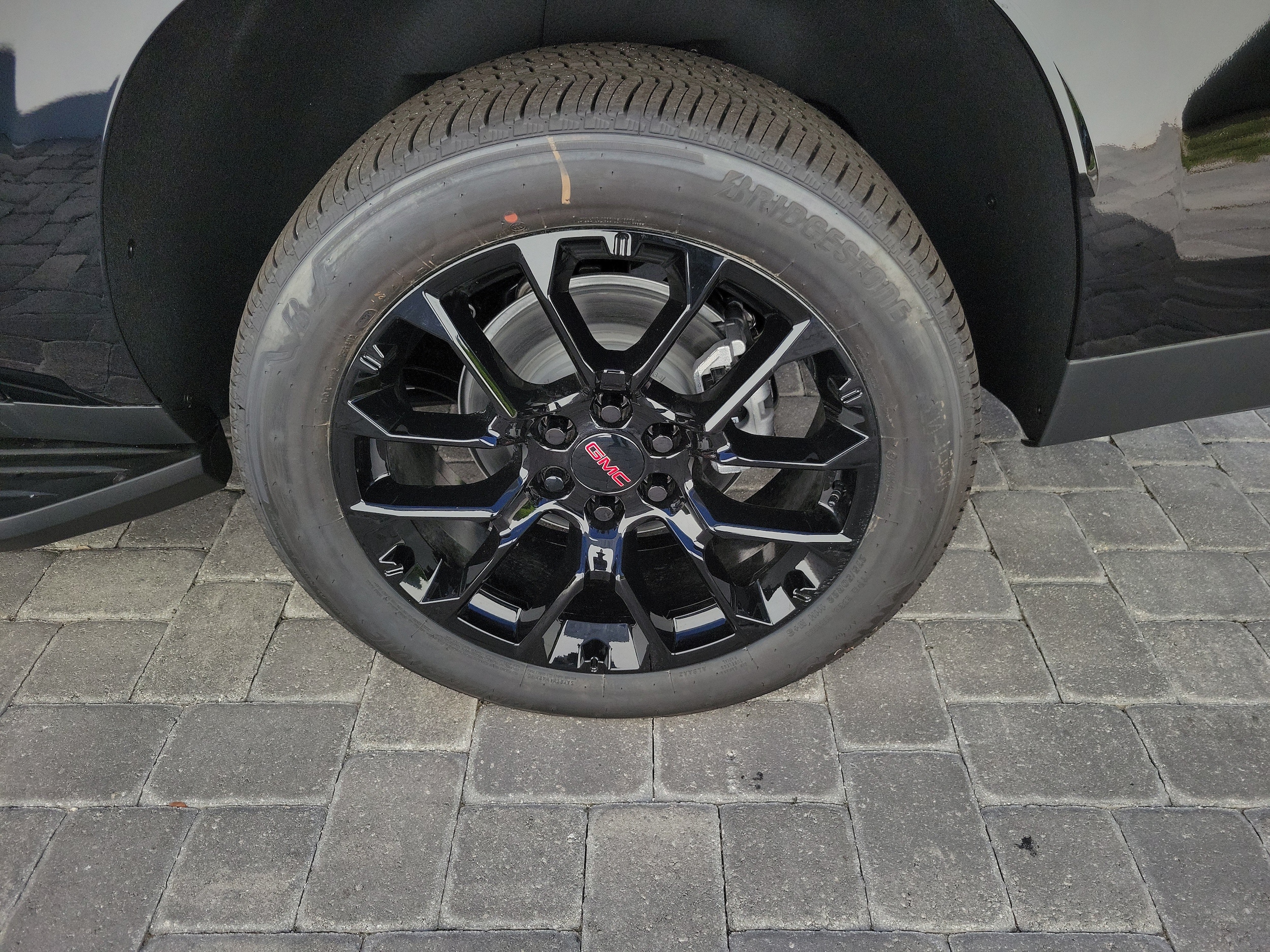 2026 GMC Yukon XL Denali - Photo 11