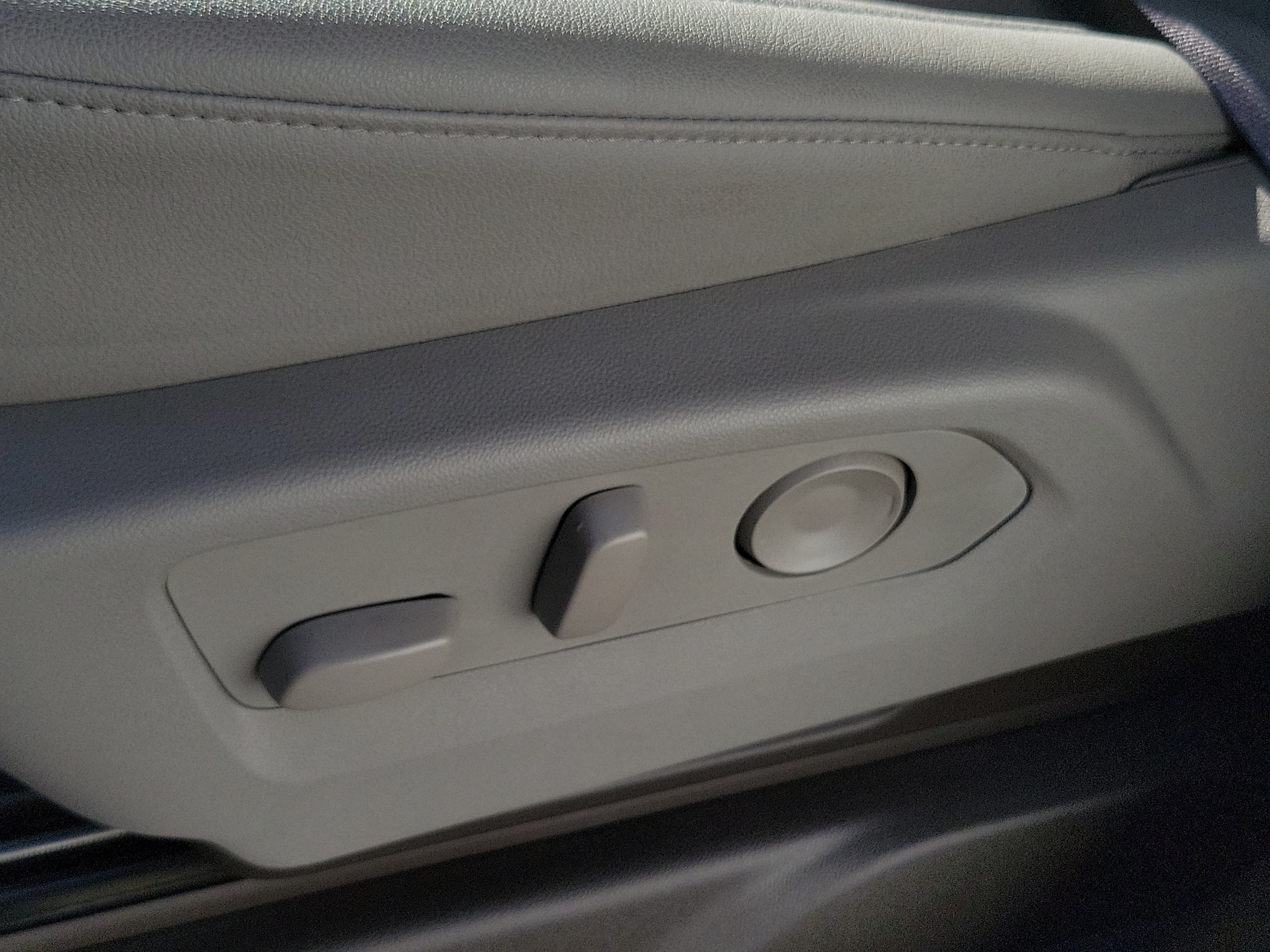 2026 GMC Sierra 1500 SLT - Photo 23