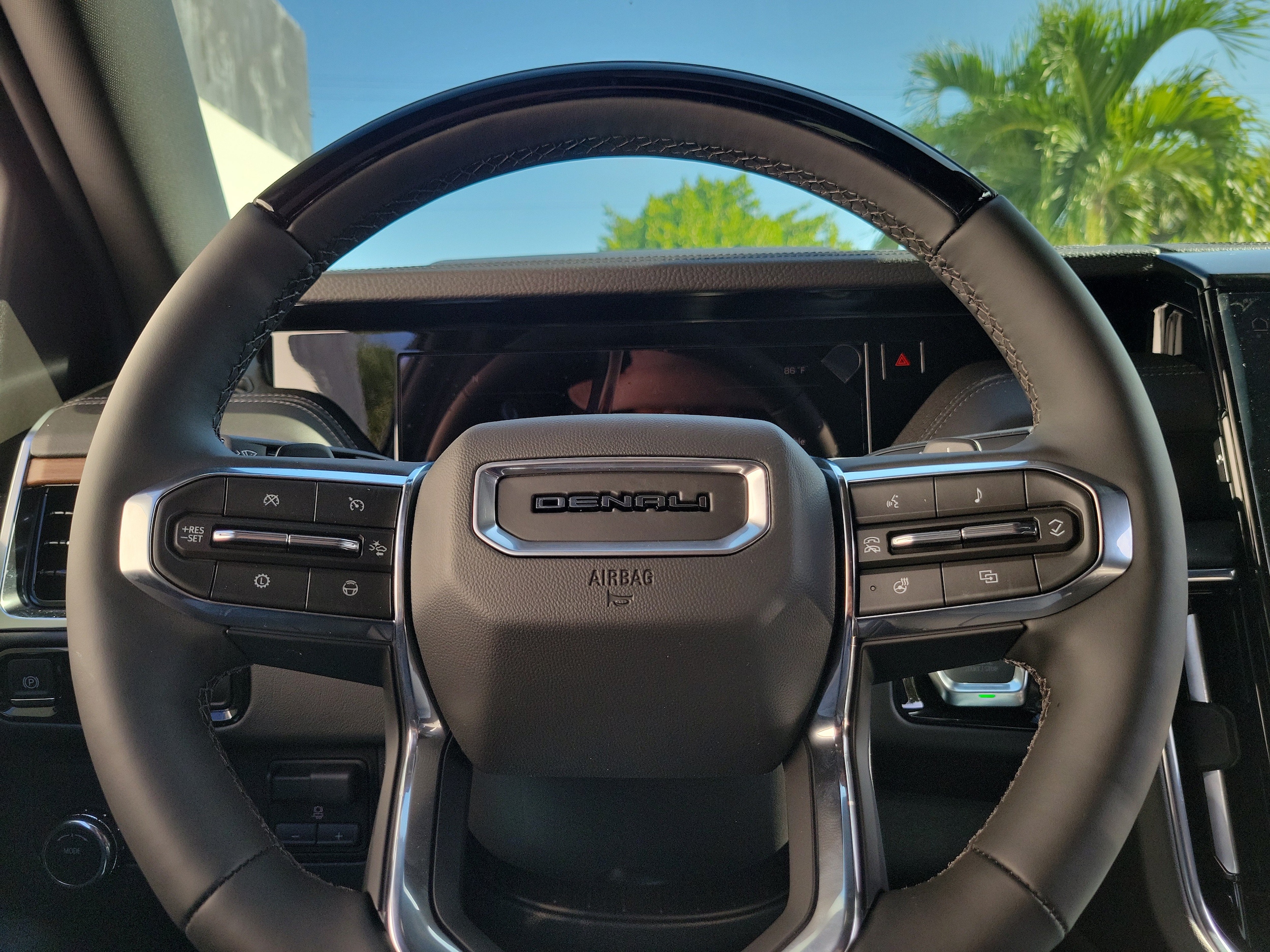 2026 GMC Yukon XL Denali - Photo 25