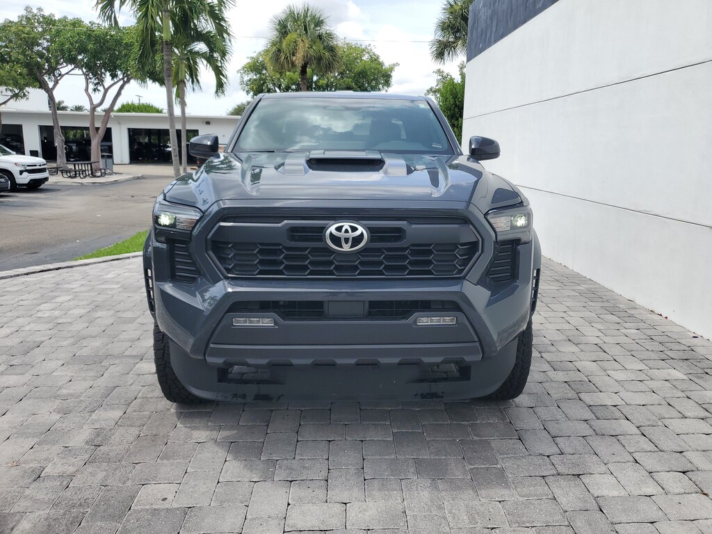 Used 2025 Toyota Tacoma 4WD SR Truck Double Cab