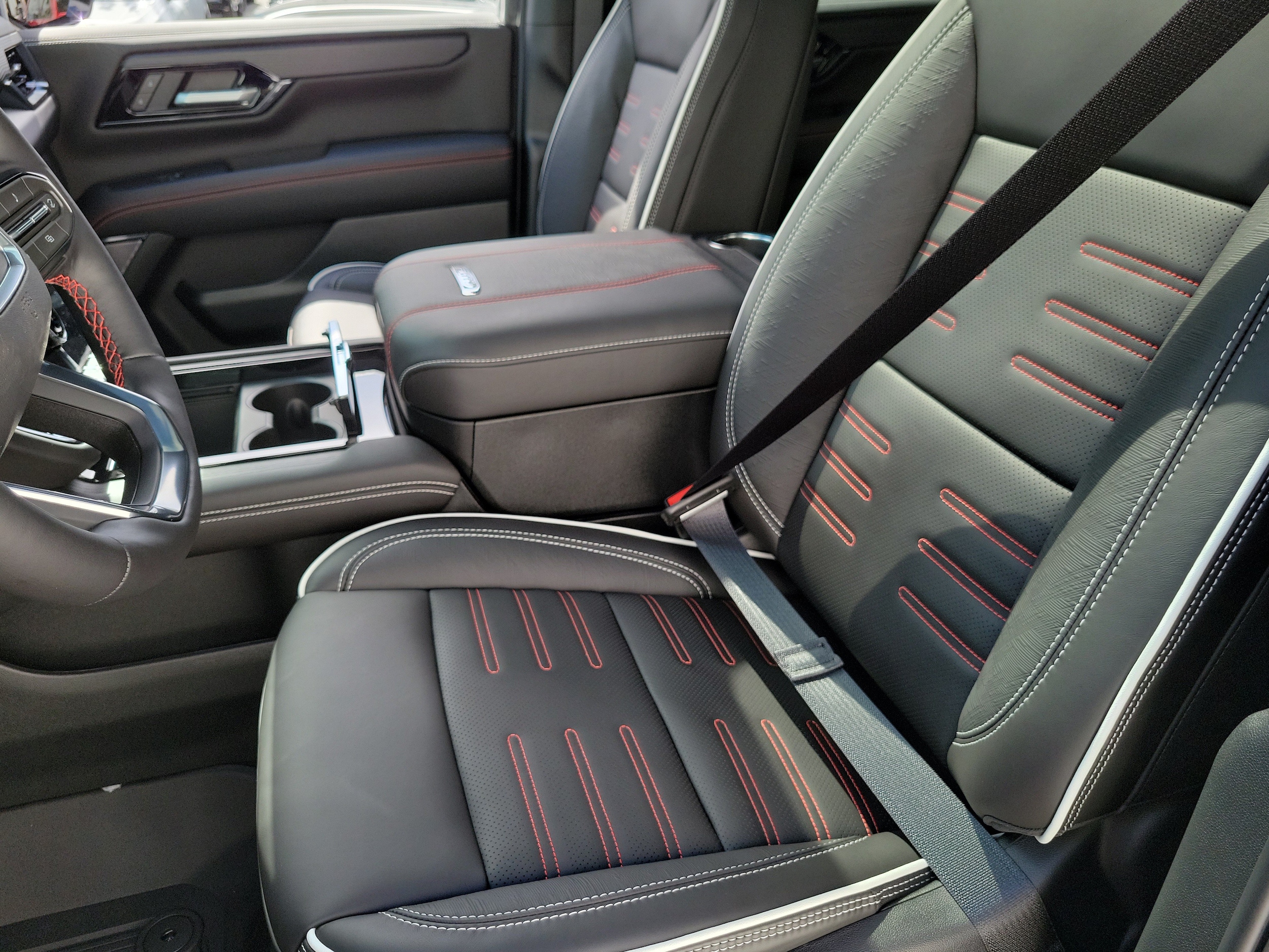 2026 GMC Yukon XL AT4 Ultimate - Photo 23