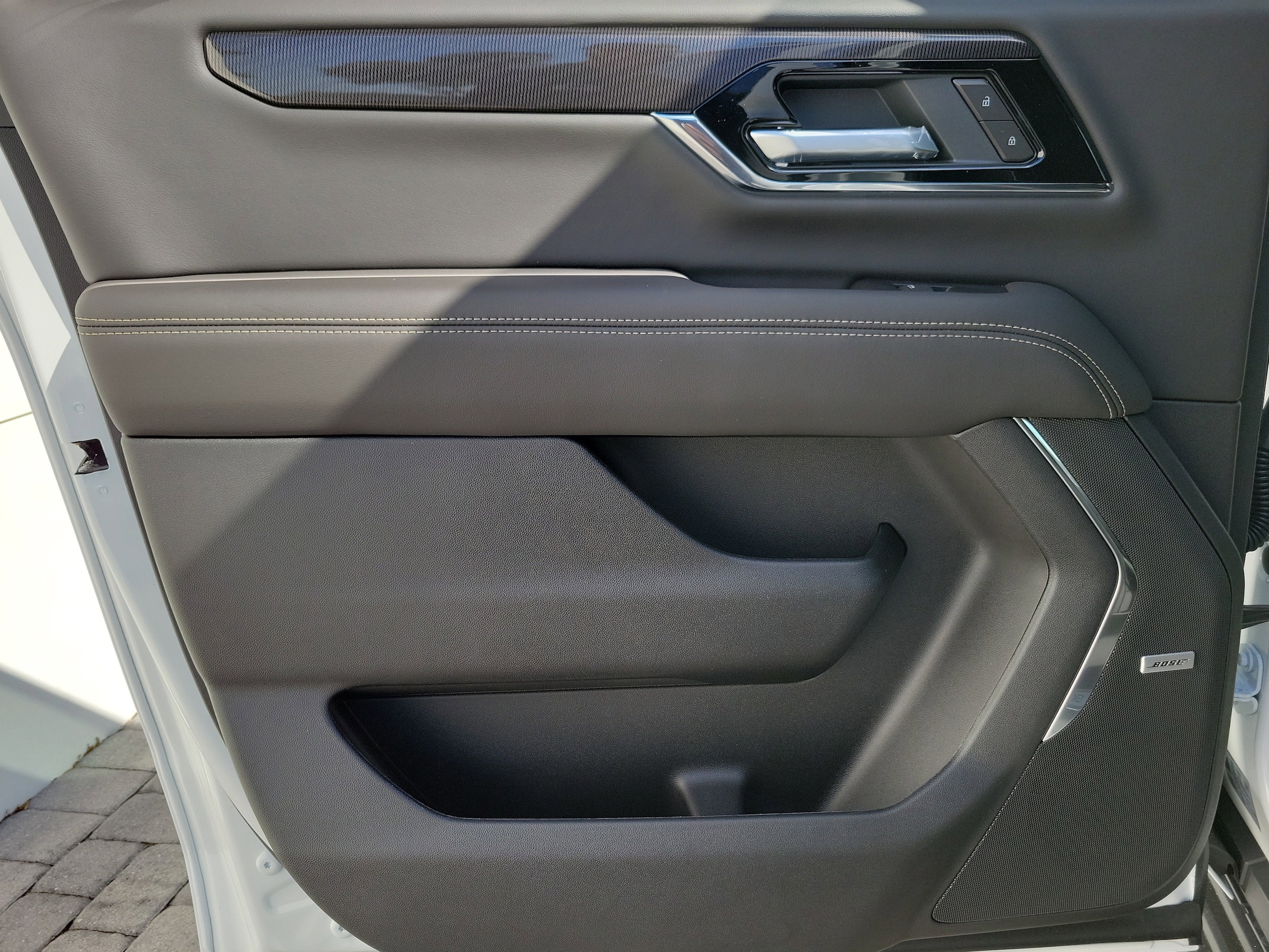 2026 GMC Yukon XL Elevation - Photo 12