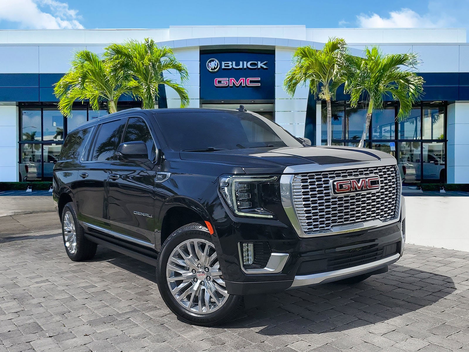 2024 GMC Yukon Denali AWD's photo