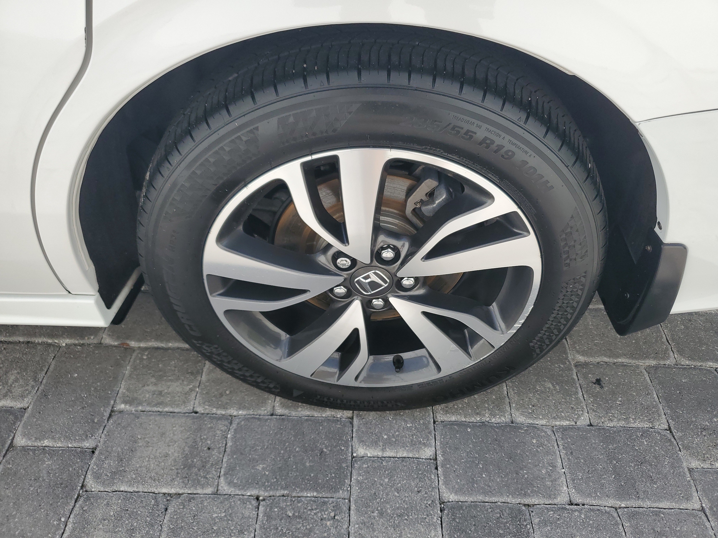 2024 Honda Odyssey Touring - Photo 6