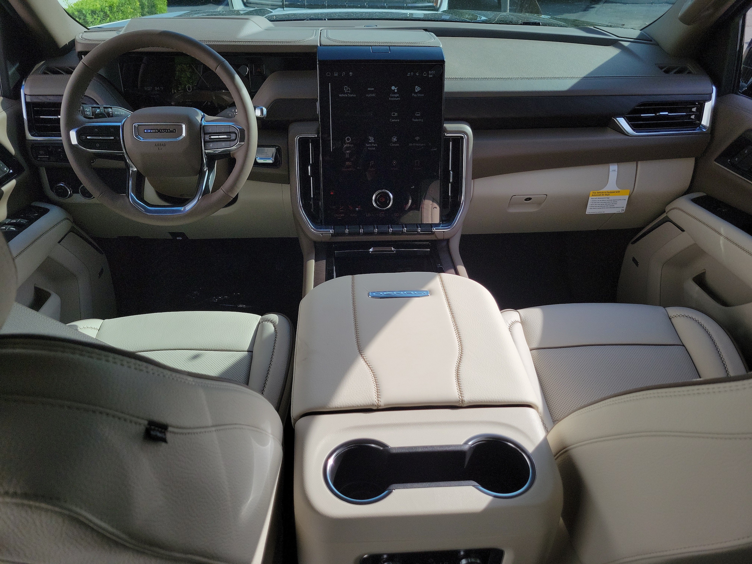 2026 GMC Yukon Denali - Photo 17