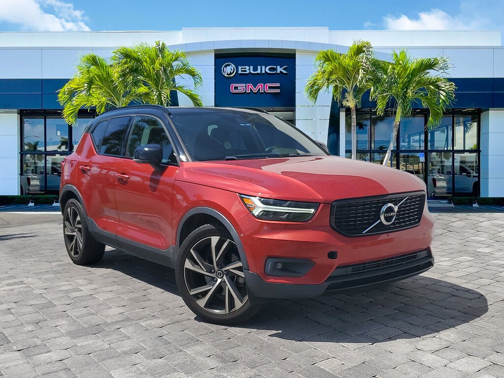 Used 2020 Volvo XC40 T5 R-Design SUV