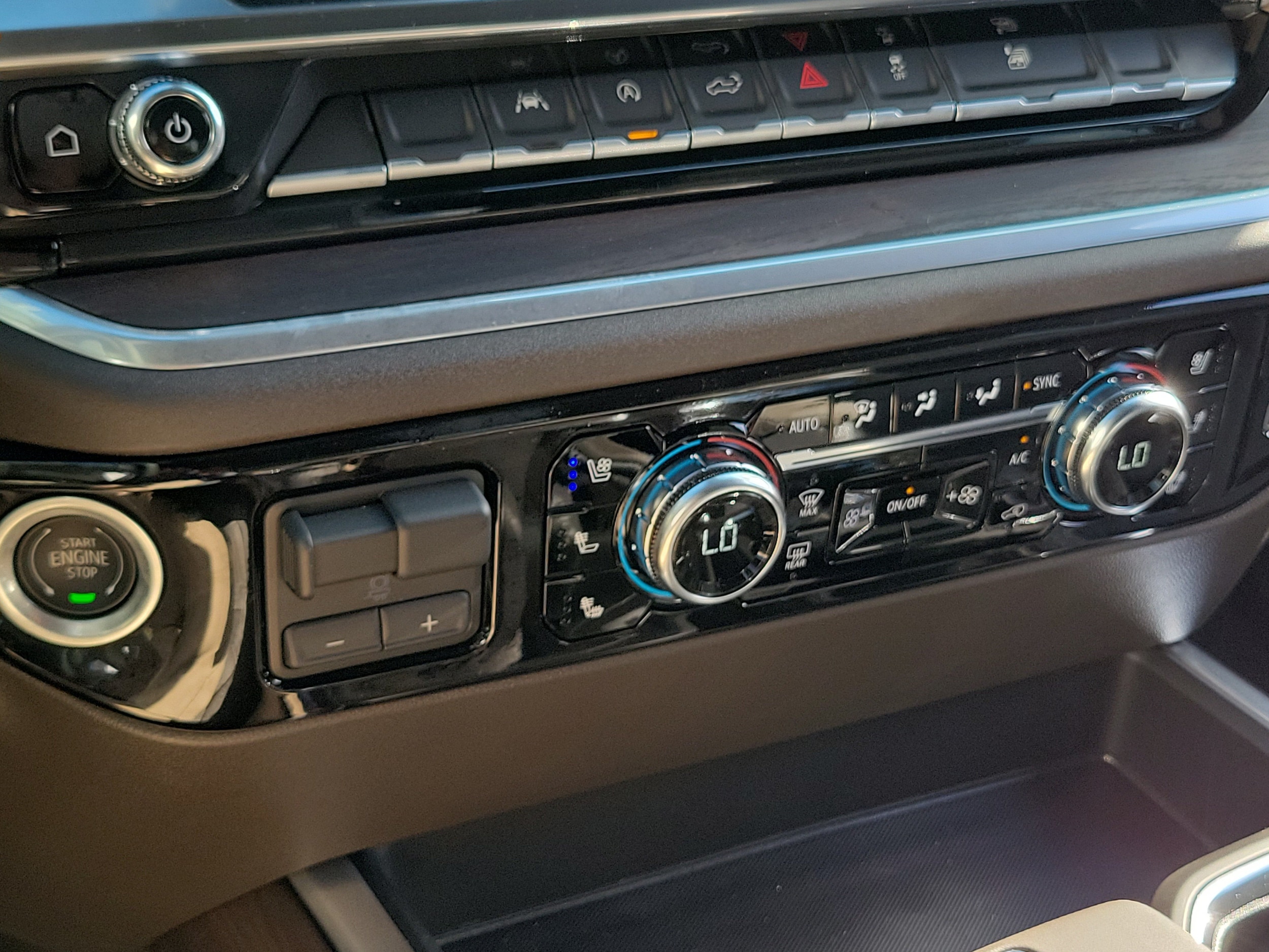 2026 GMC Sierra 1500 SLT - Photo 30