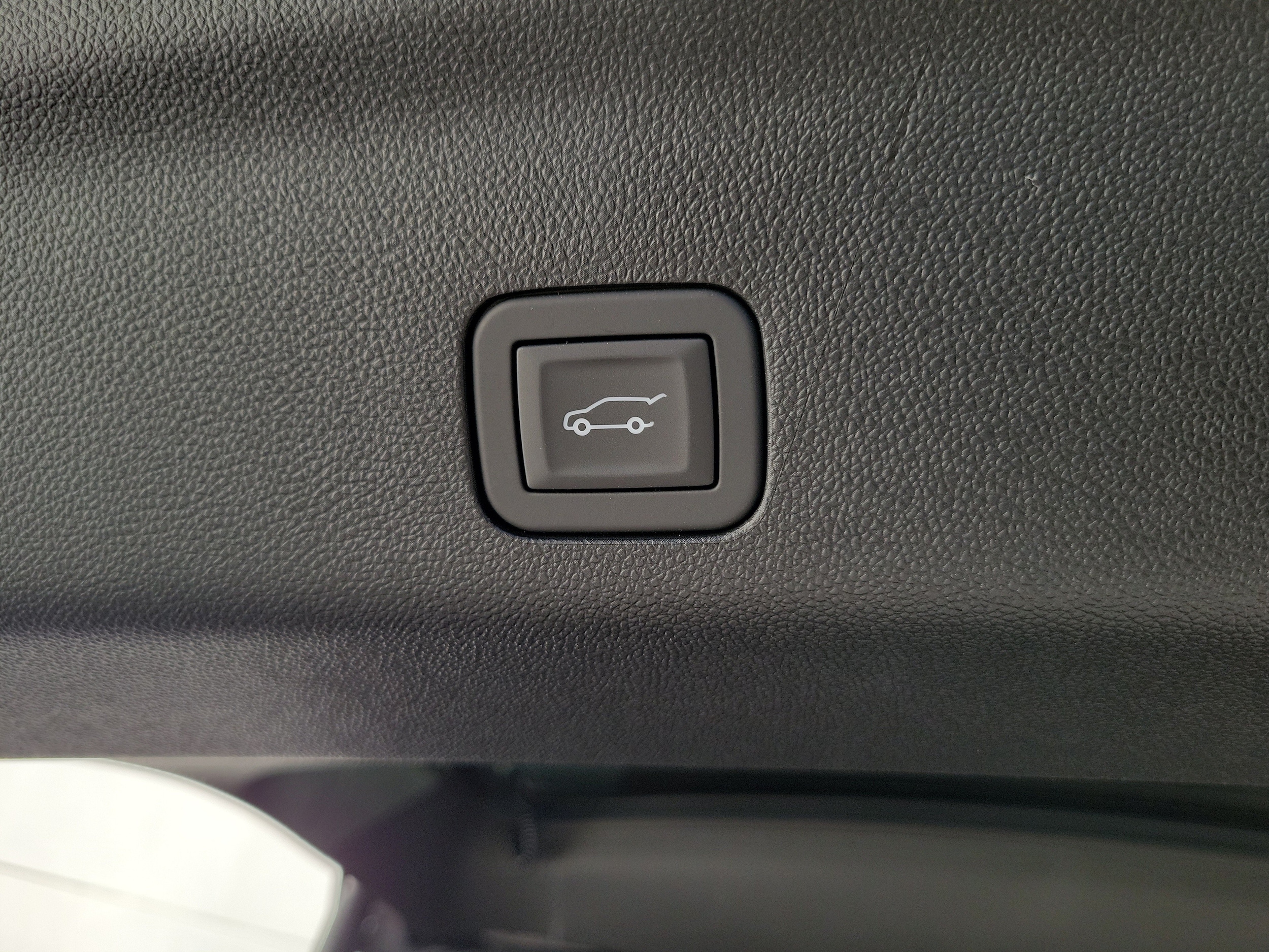 2026 GMC Yukon AT4 Ultimate - Photo 10