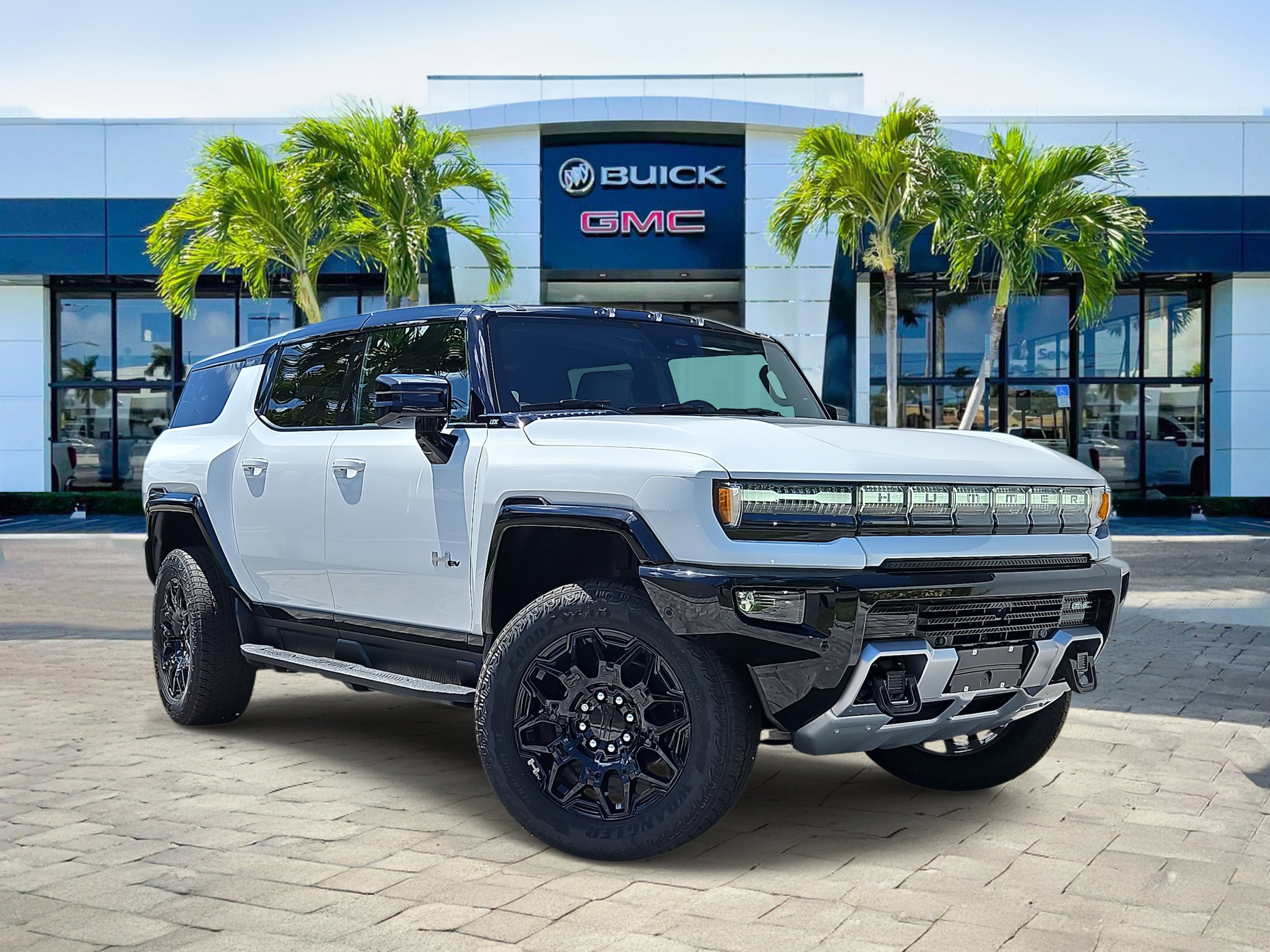 2026 GMC HUMMER EV 2X's photo