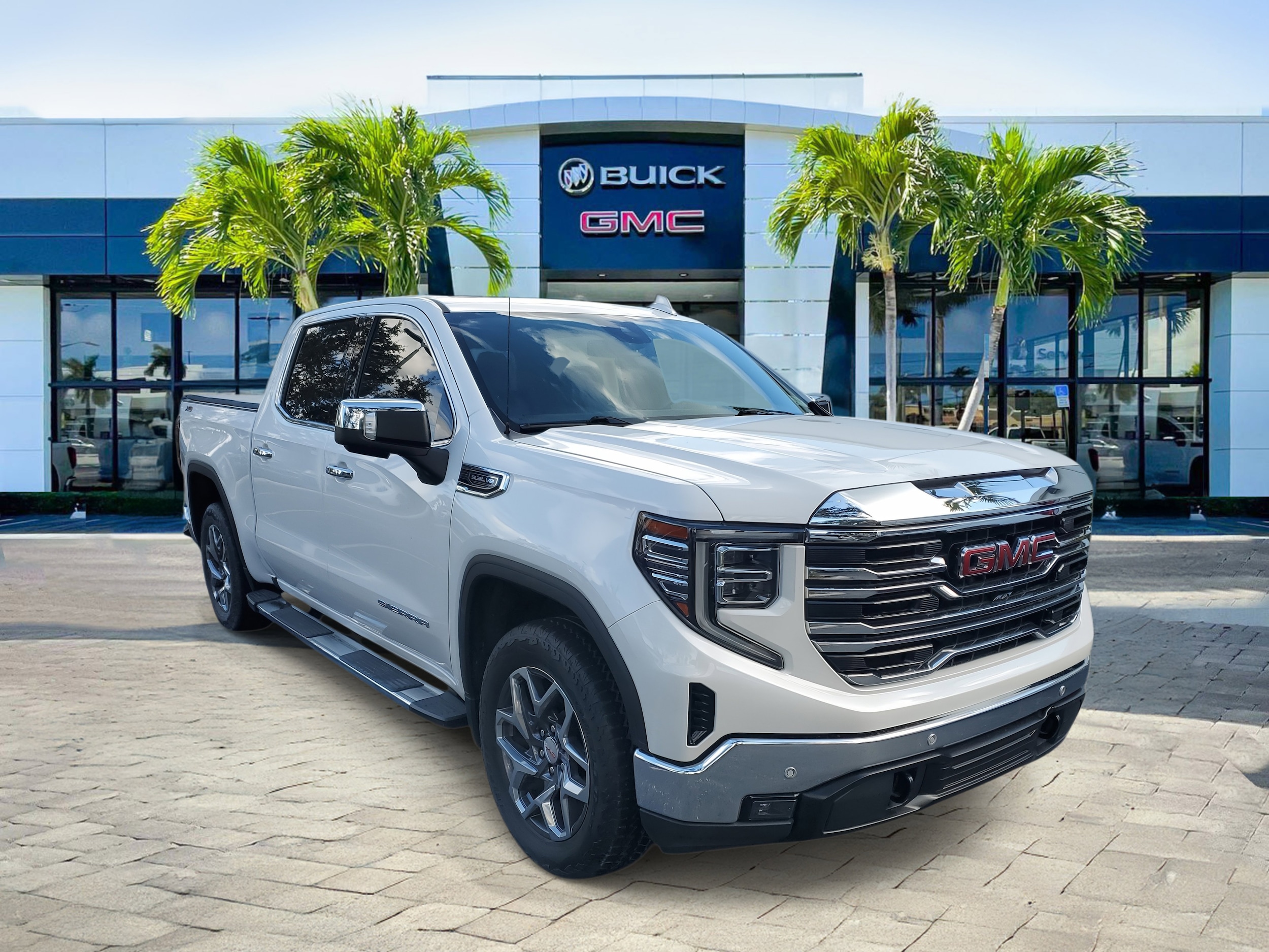 2023 GMC Sierra 1500 SLT's photo