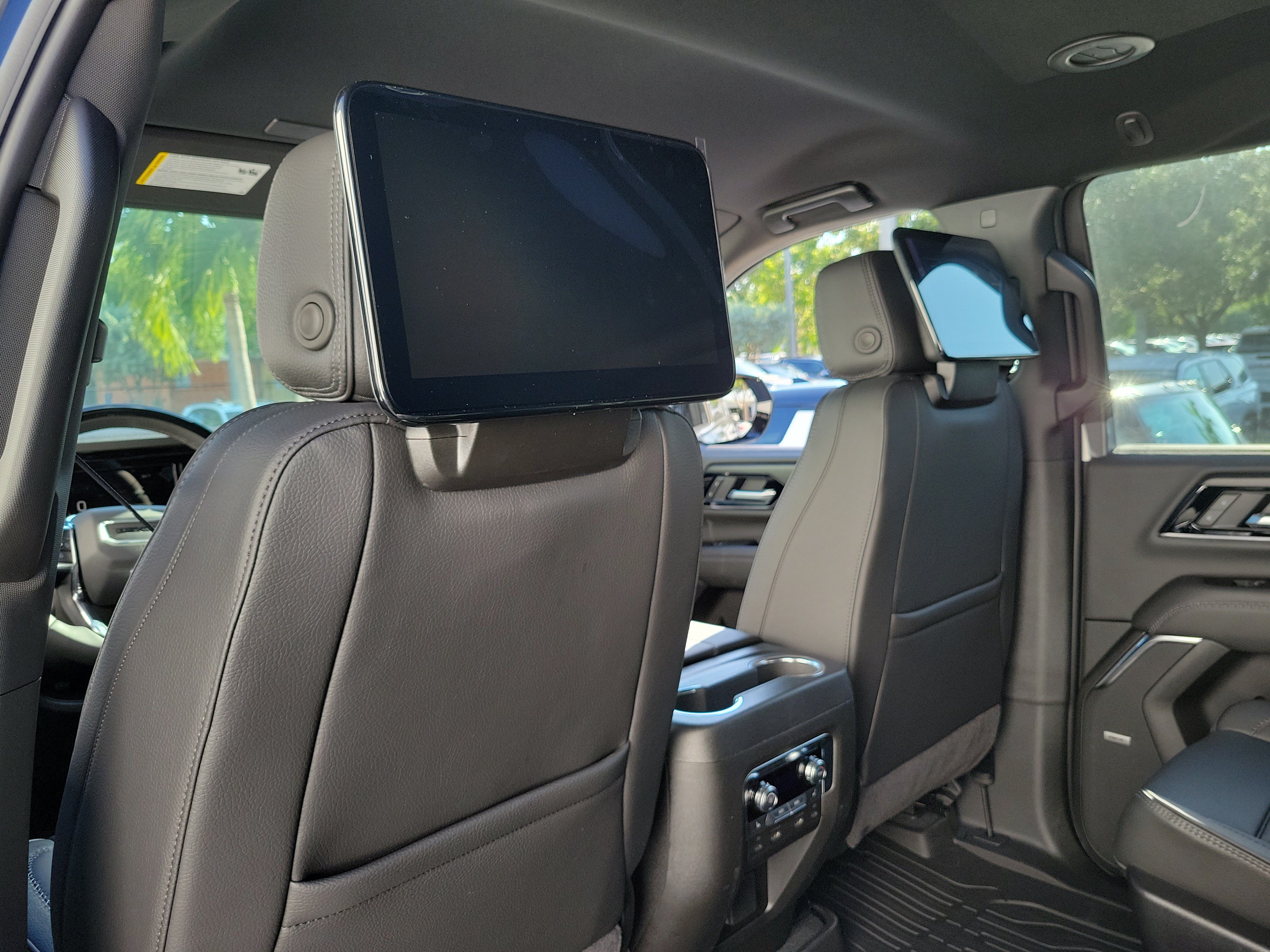 2026 GMC Yukon XL Denali - Photo 15