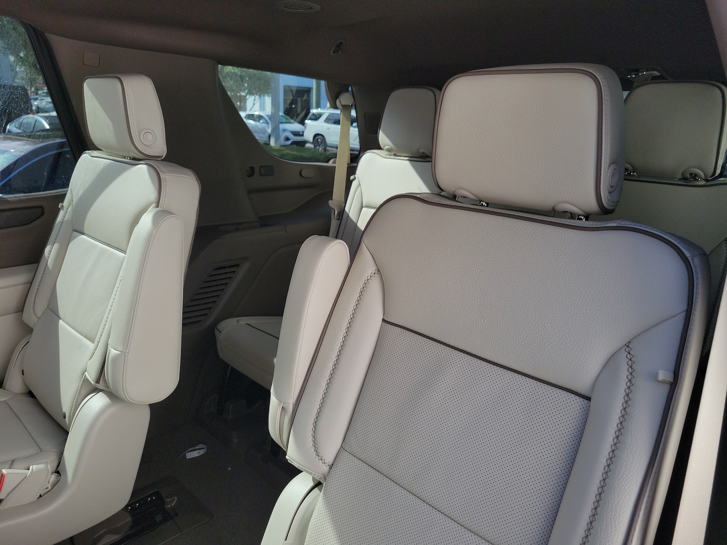 2026 GMC Yukon Denali - Photo 14