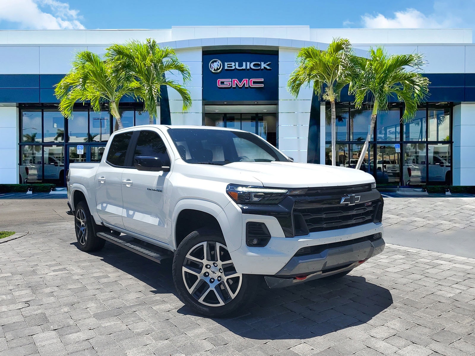 2023 Chevrolet Colorado 4WD Z71 Crew Cab Short Box's photo