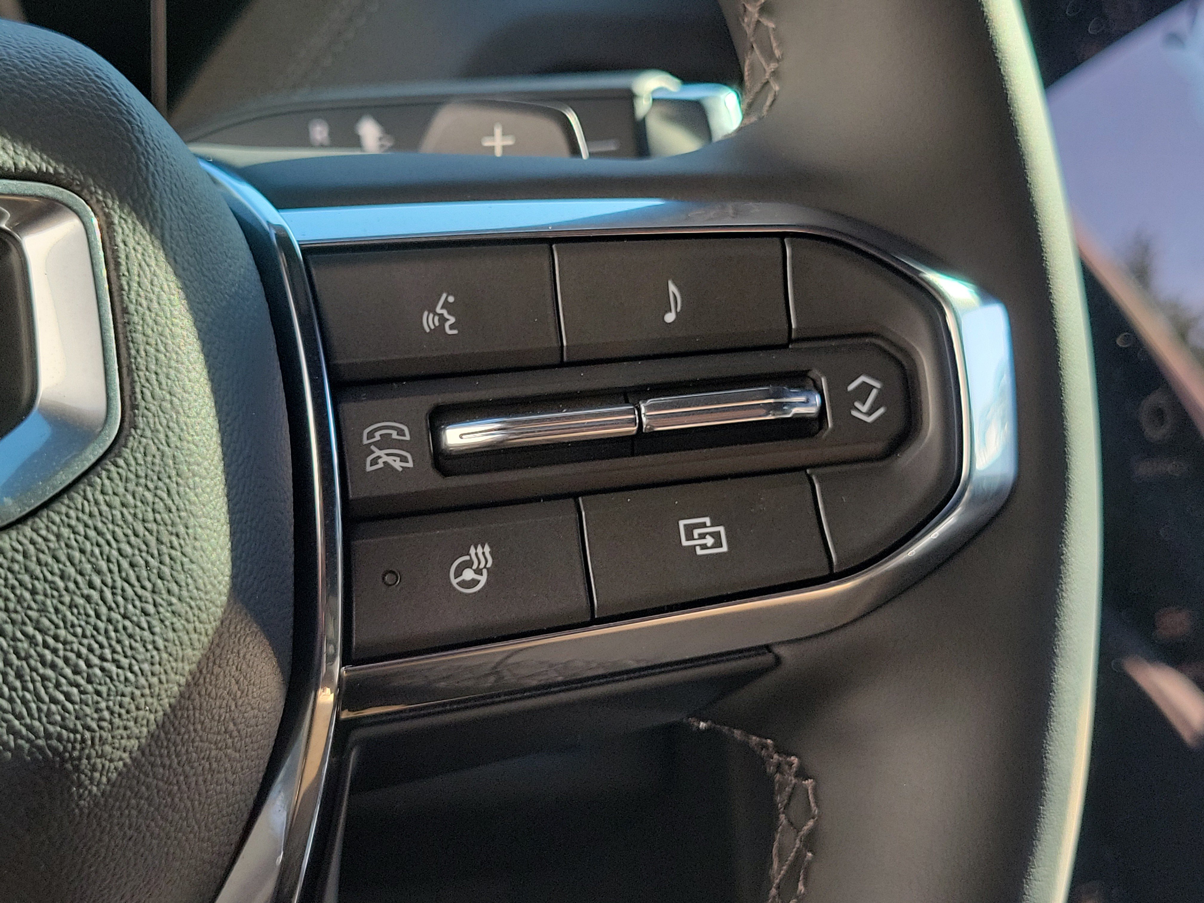 2026 GMC Yukon XL Denali - Photo 27