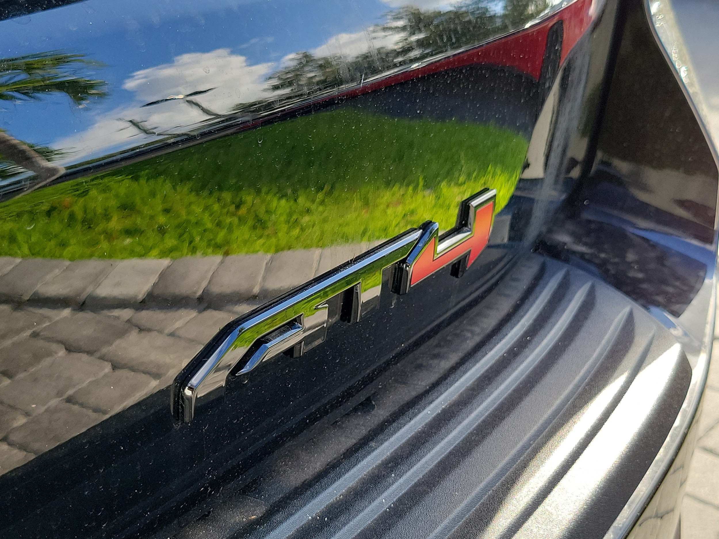 2026 GMC Yukon AT4 Ultimate - Photo 7