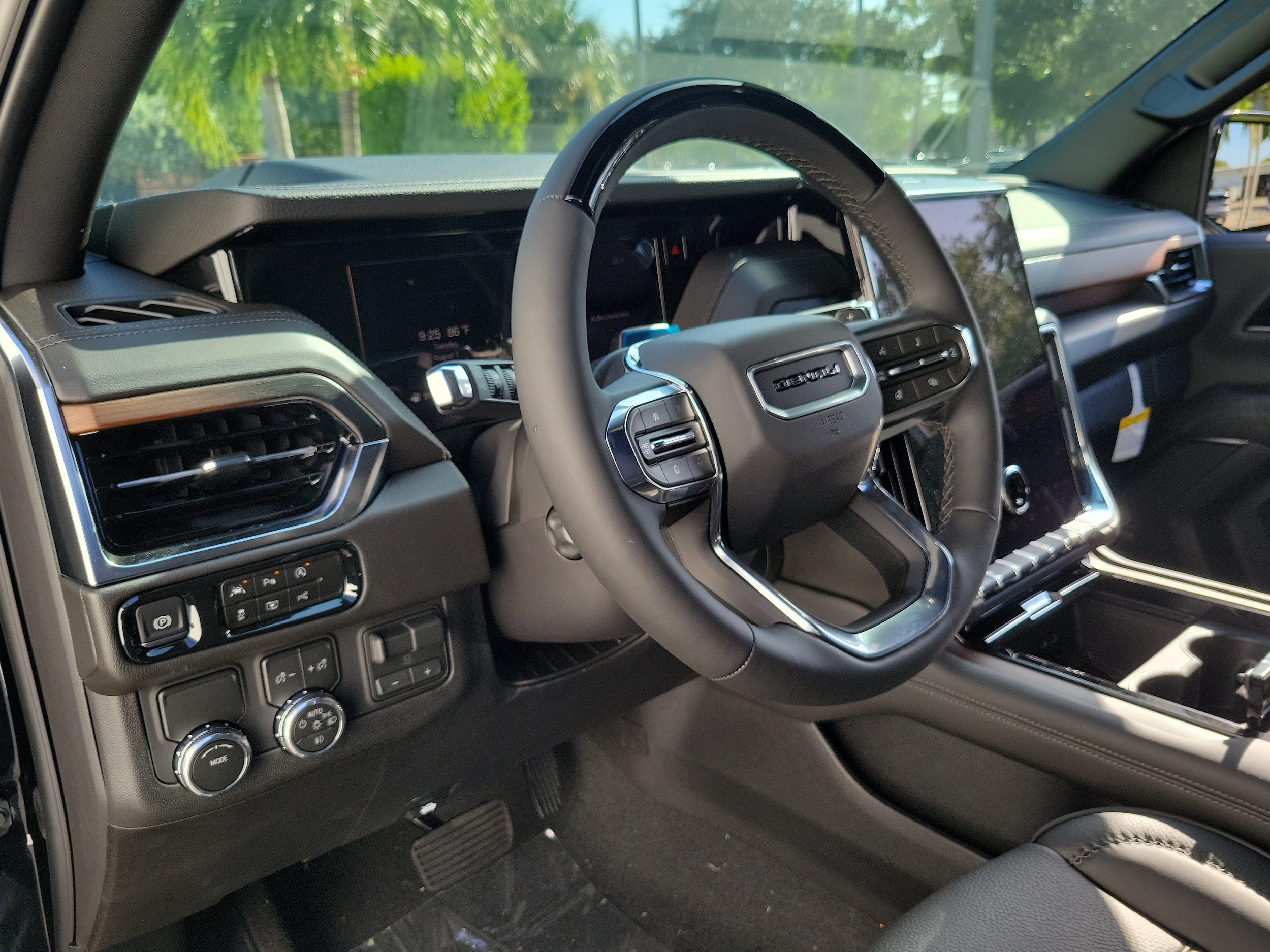2026 GMC Yukon XL Denali - Photo 21