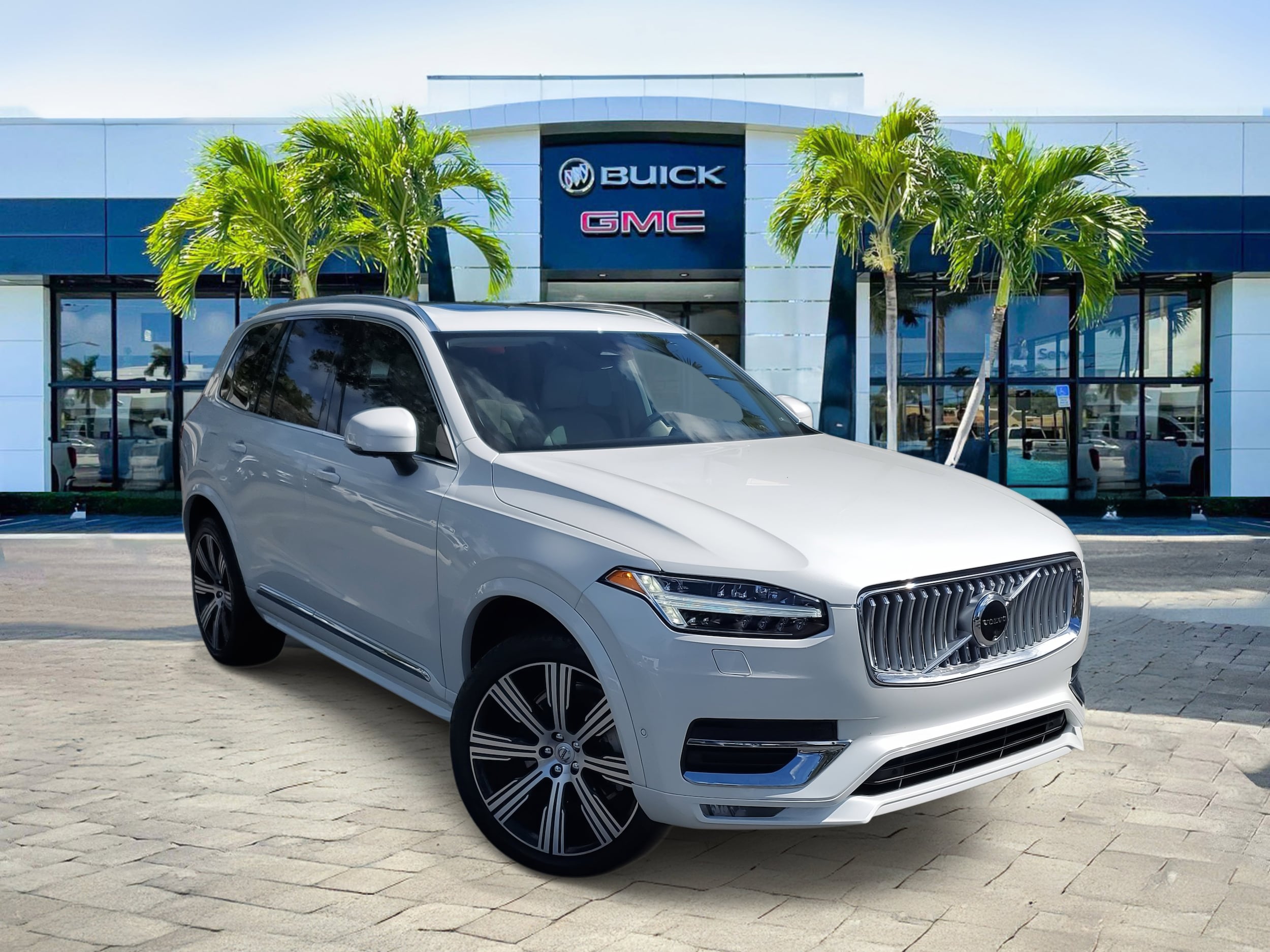 2025 Volvo XC90 Plus's photo