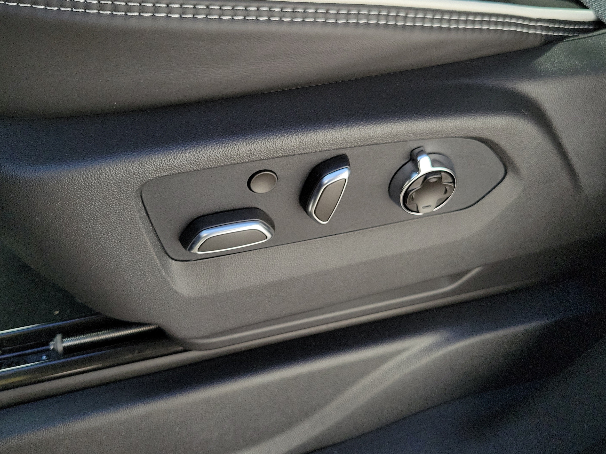 2026 GMC Yukon XL AT4 Ultimate - Photo 24