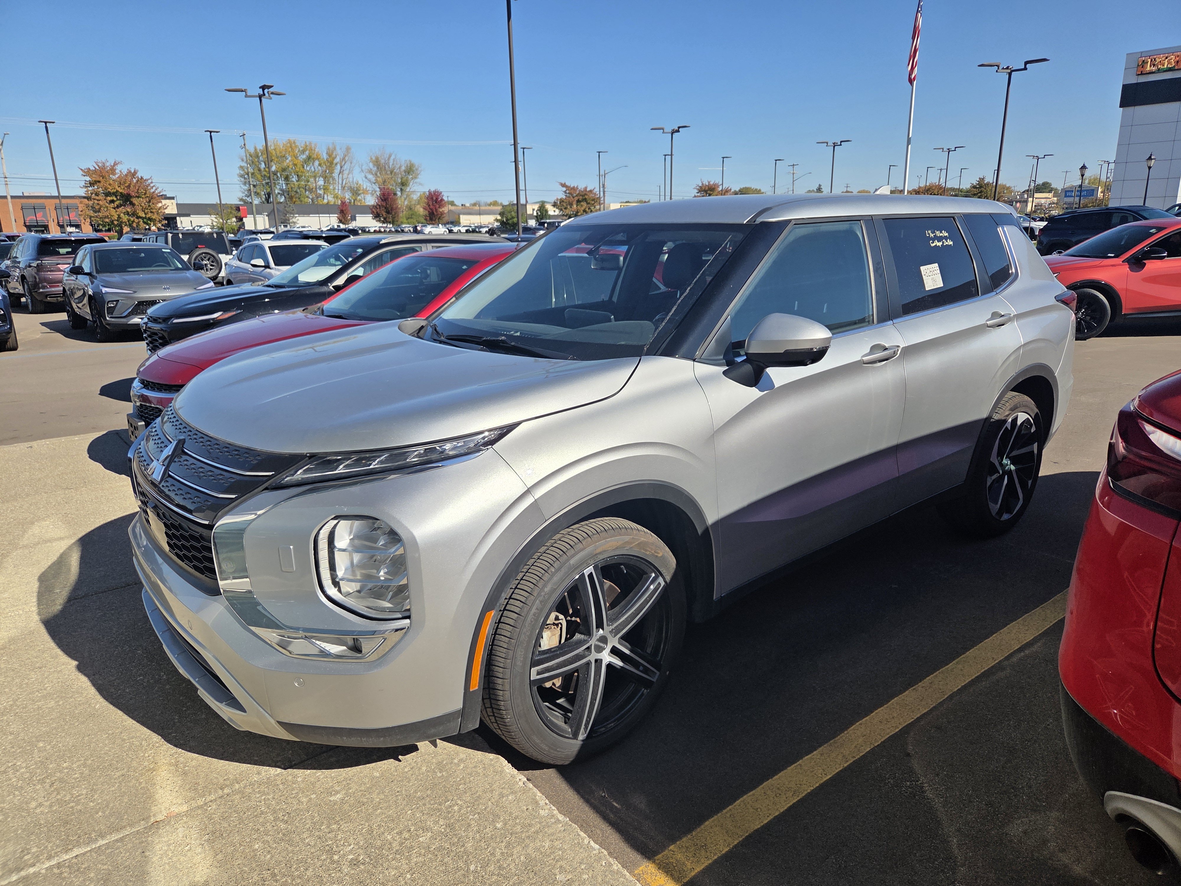 2024 Mitsubishi Outlander SE