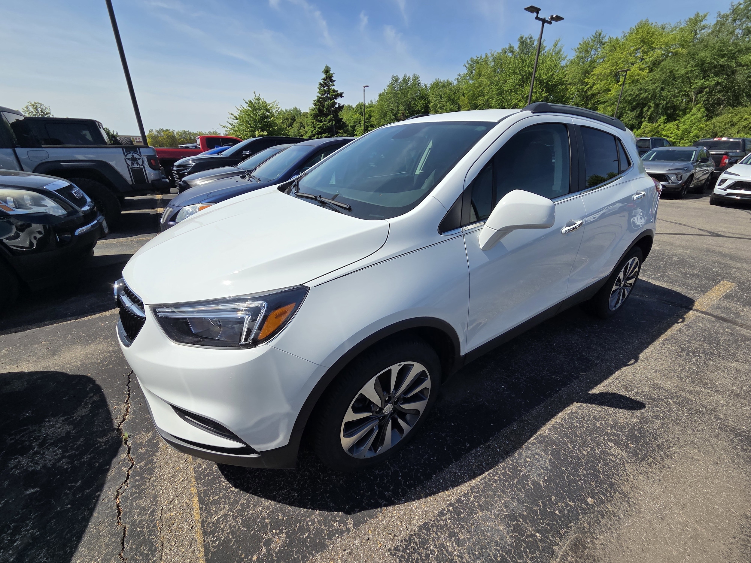 2022 Buick Encore Preferred's photo