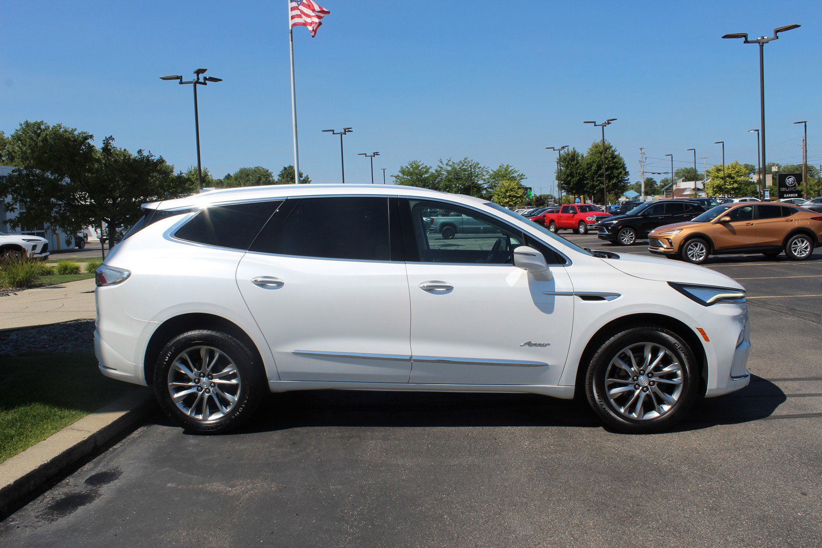 Used 2022 Buick Enclave Avenir with VIN 5GAERDKW3NJ175253 for sale in Saginaw, MI