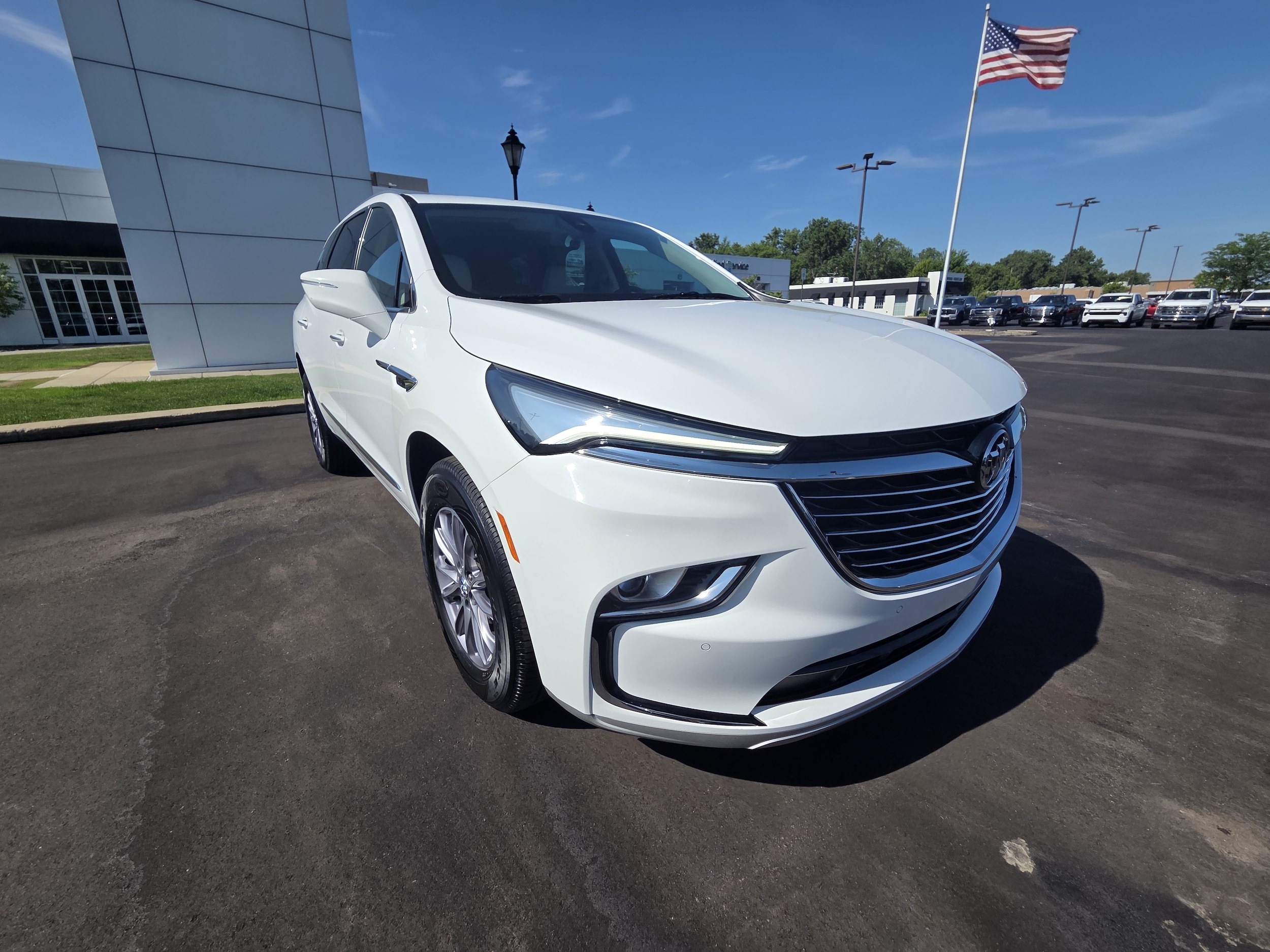 2024 Buick Enclave Essence AWD's photo