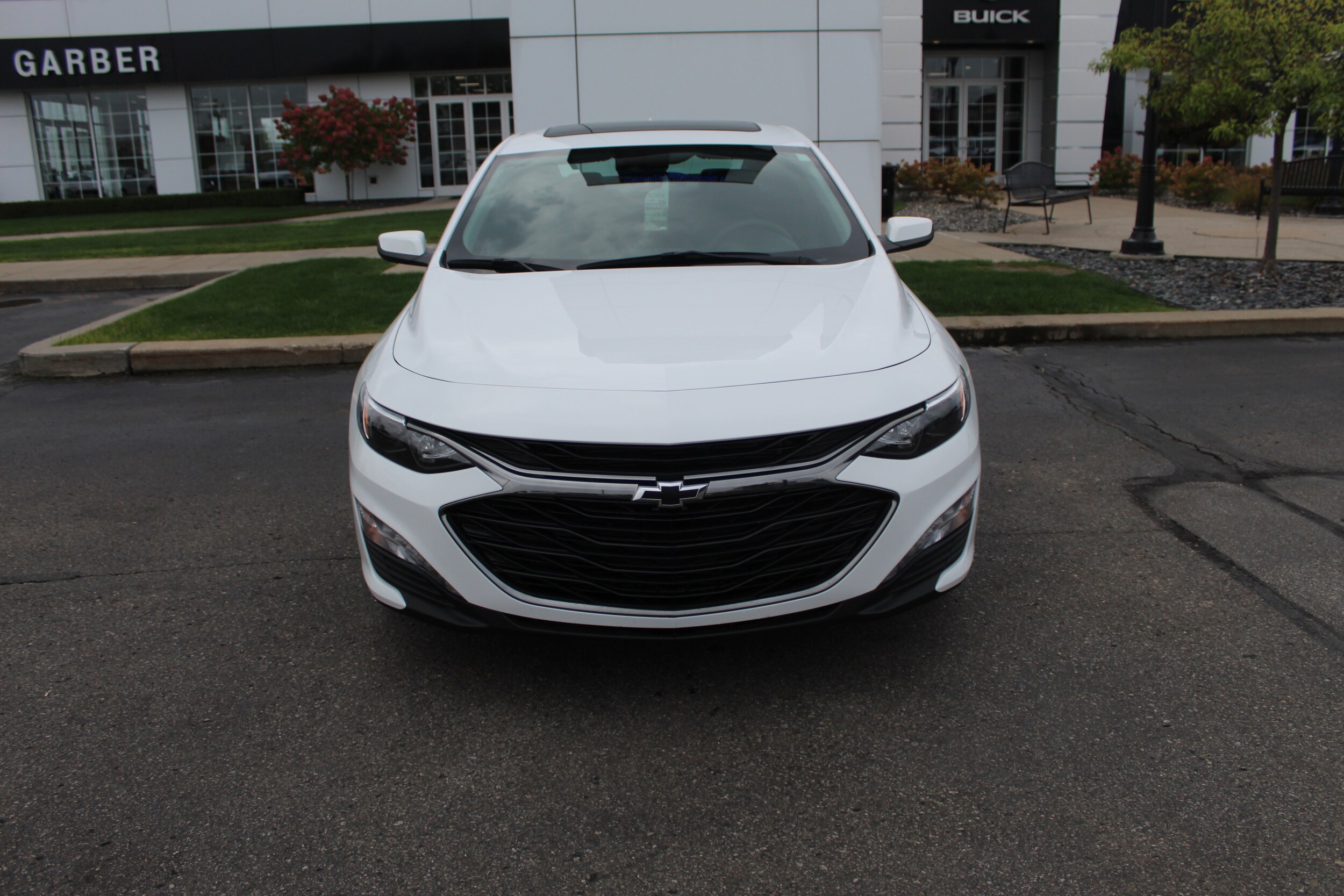 2024 Chevrolet Malibu 1LT photo 3