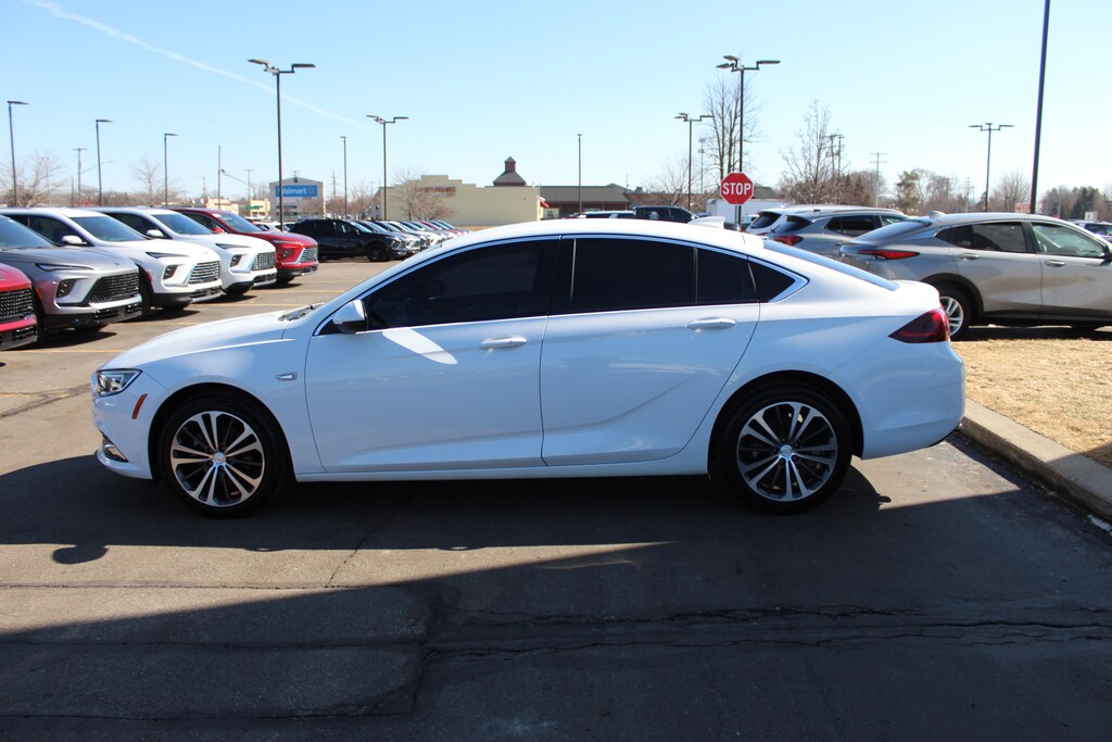 Used 2018 Buick Regal Sportback Essence Hatchback