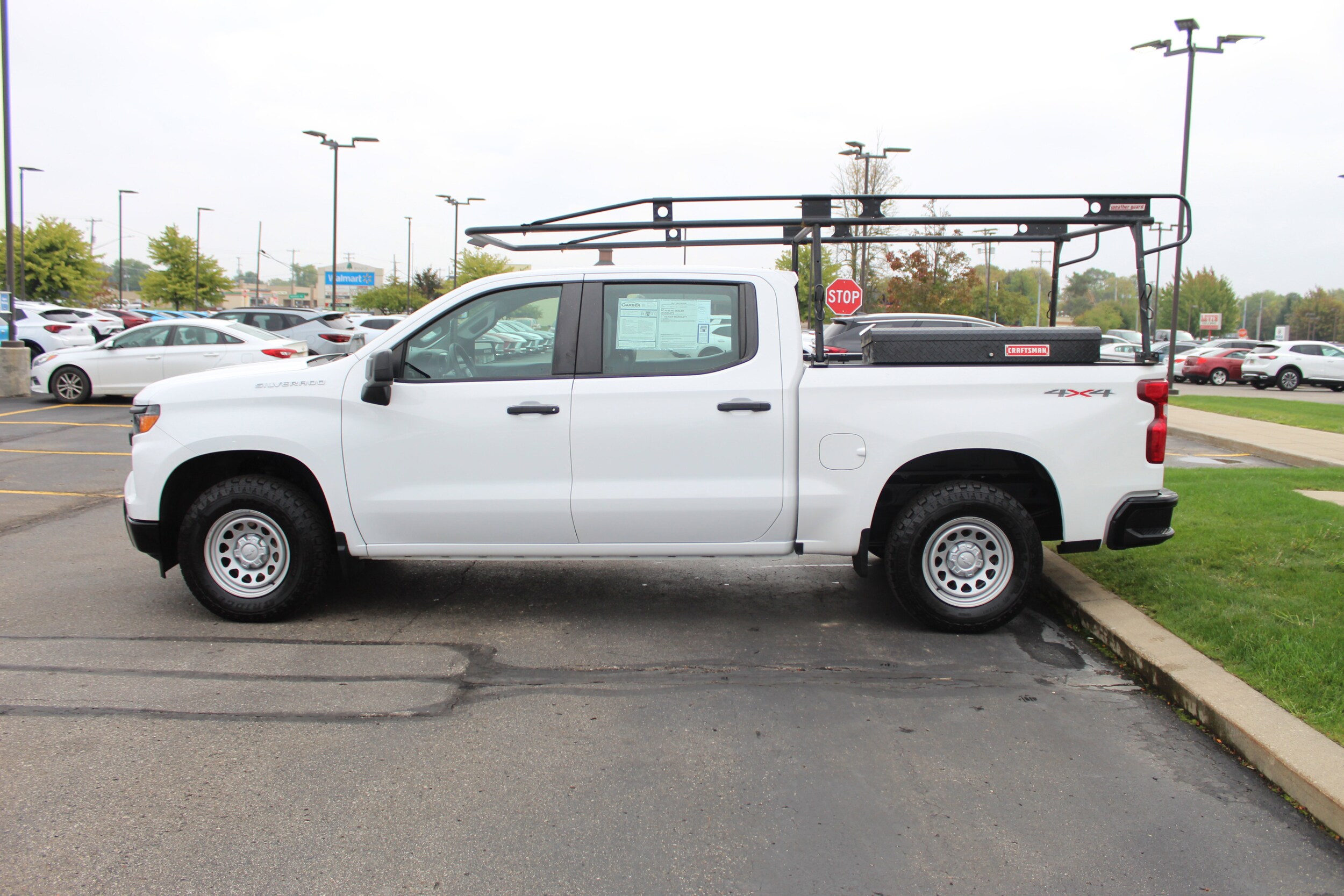 2023 Chevrolet Silverado 1500 photo 3