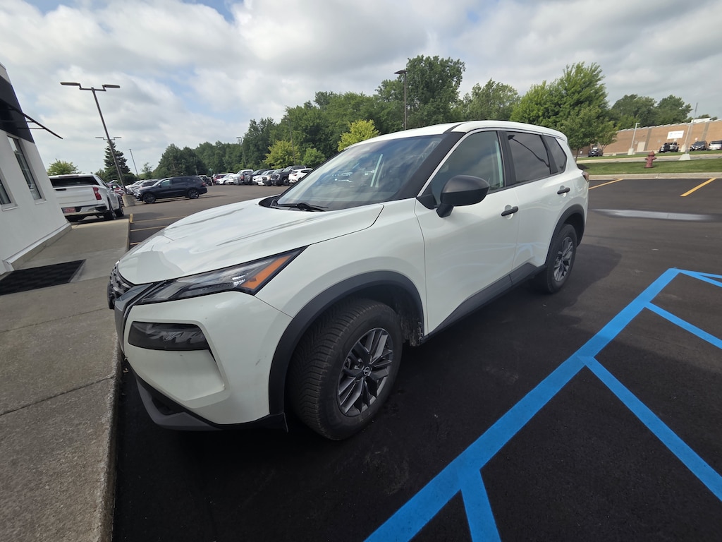Used 2023 Nissan Rogue S SUV