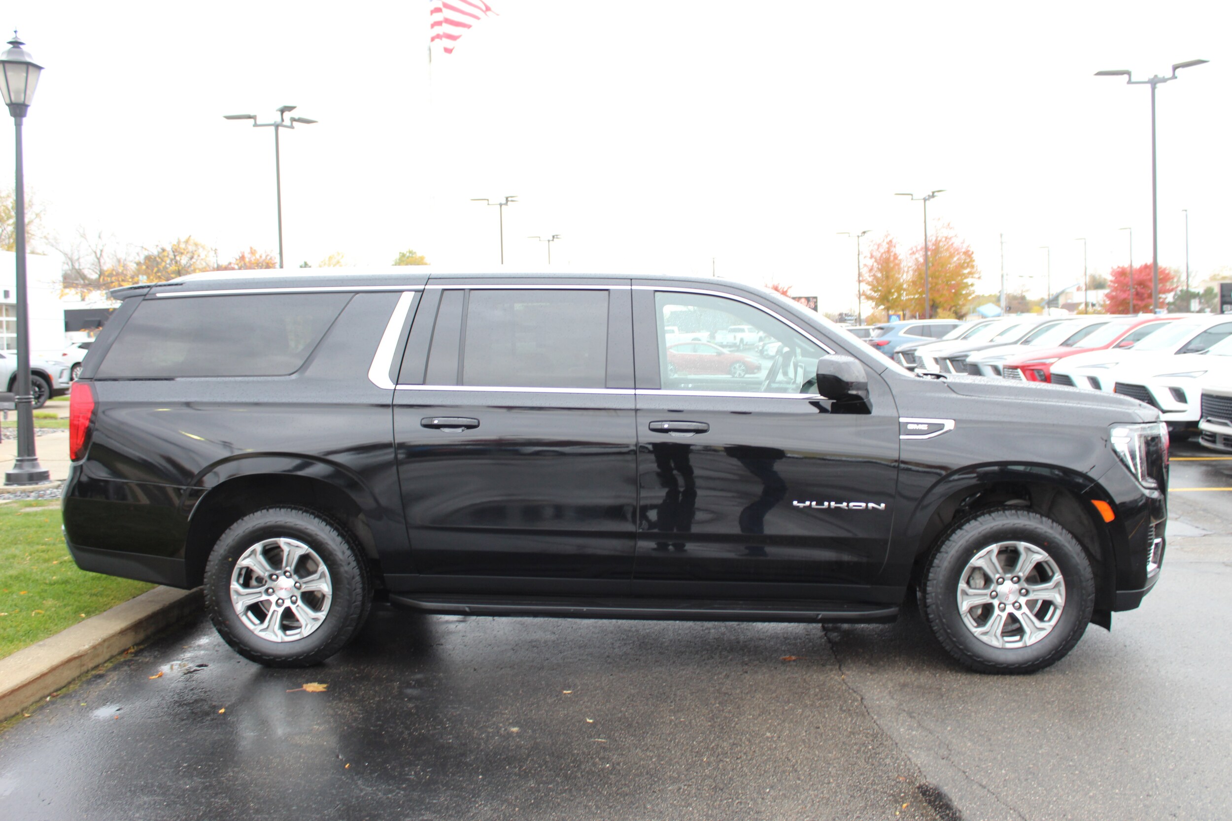 2024 Gmc Yukon XL SLE photo 2