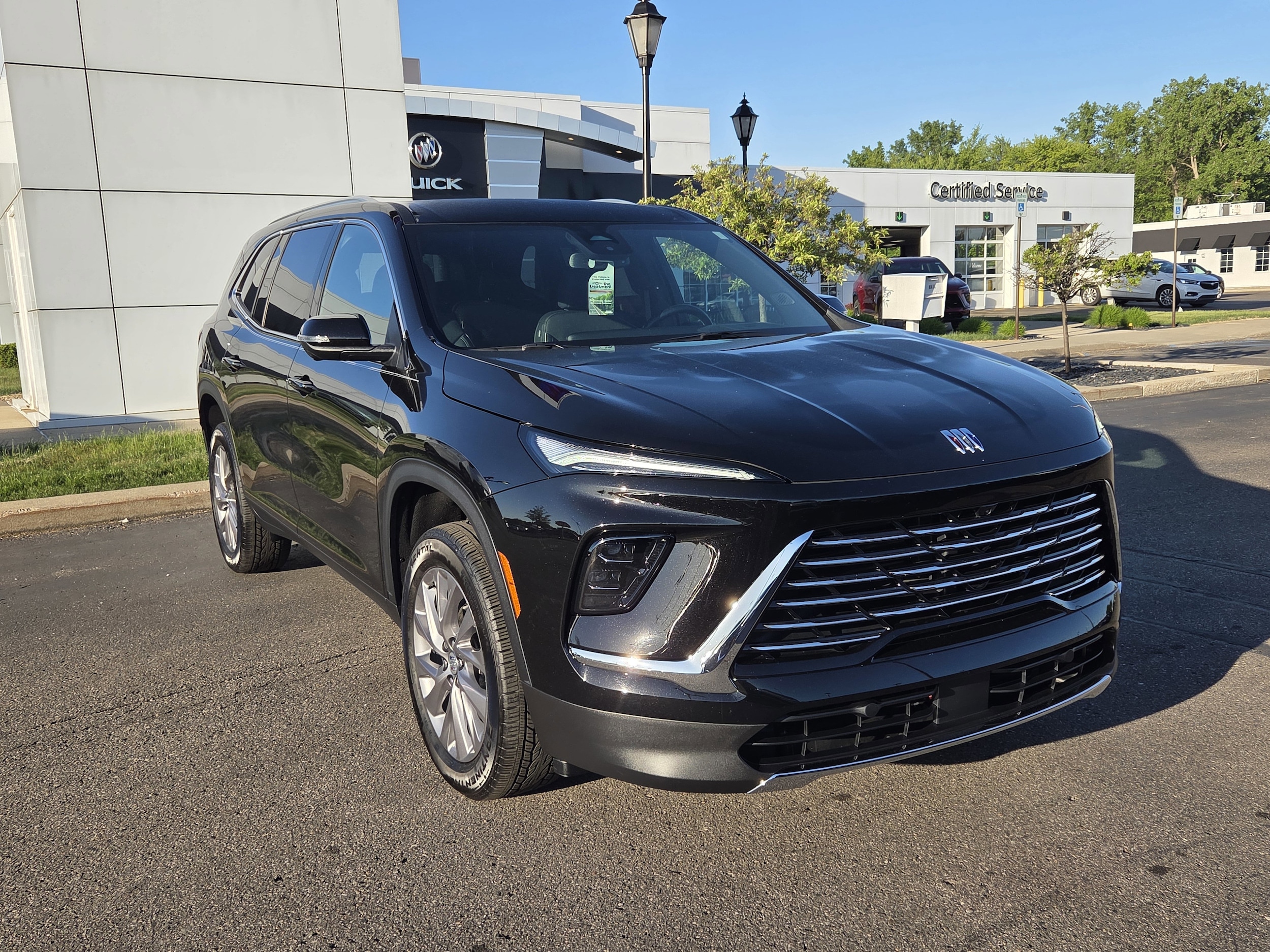 2025 Buick Enclave Preferred's photo