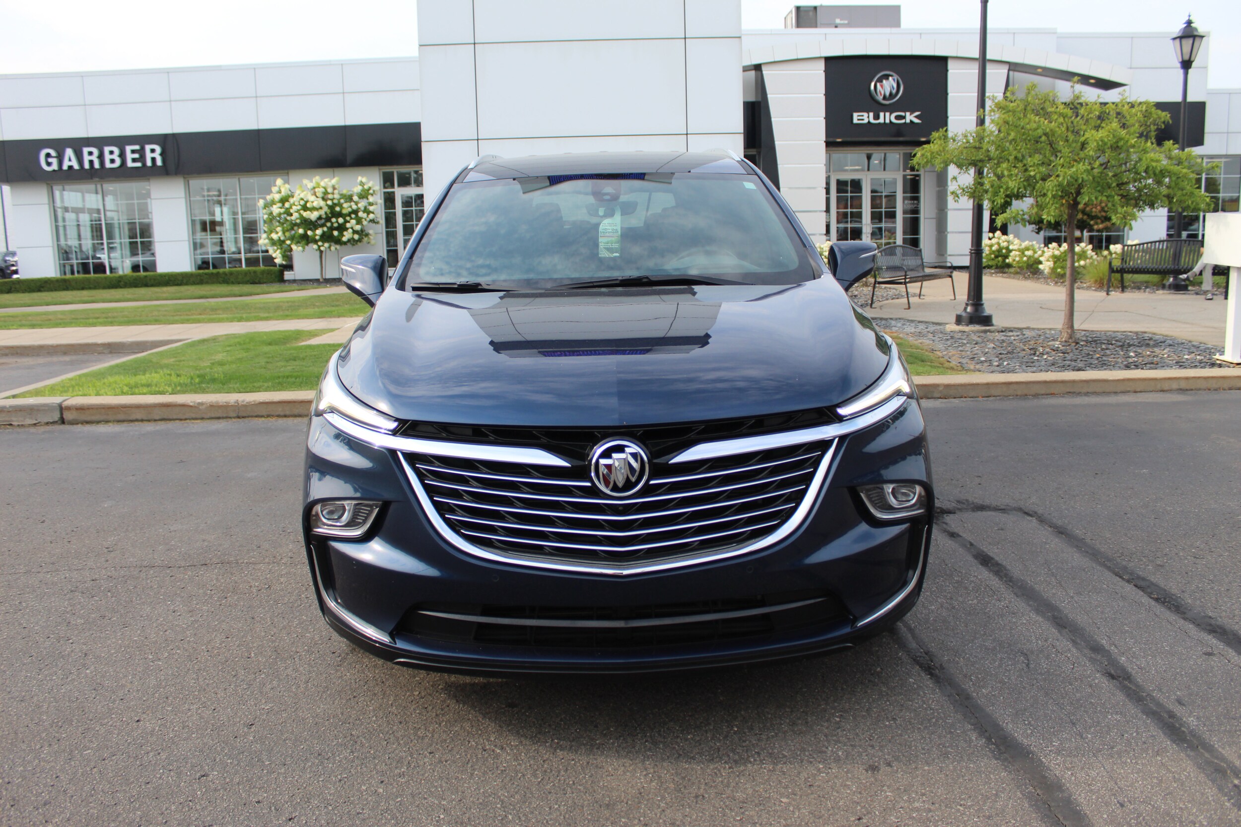 2023 Buick Enclave Premium photo 2