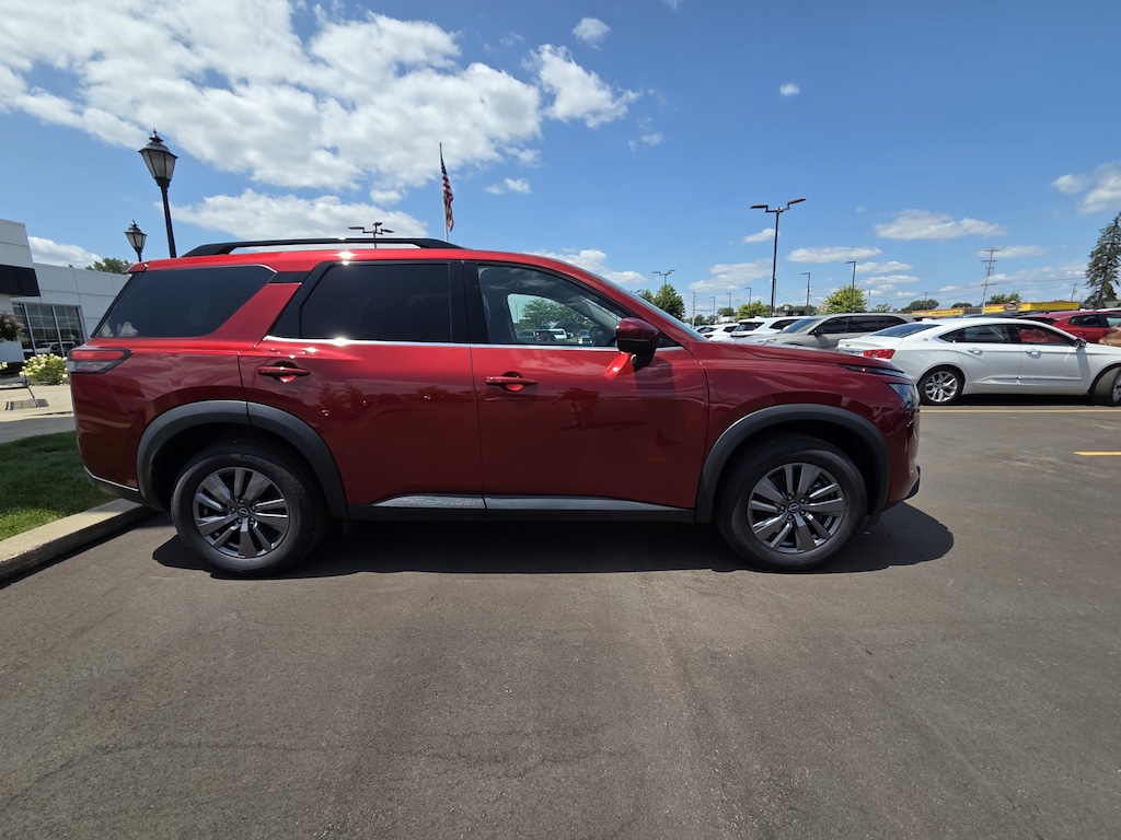 Used 2024 Nissan Pathfinder SV SUV