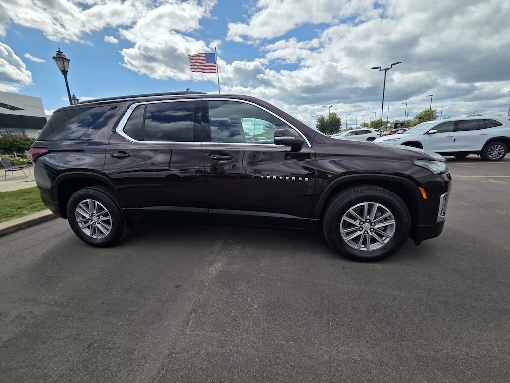 Used 2023 Chevrolet Traverse LT Cloth SUV