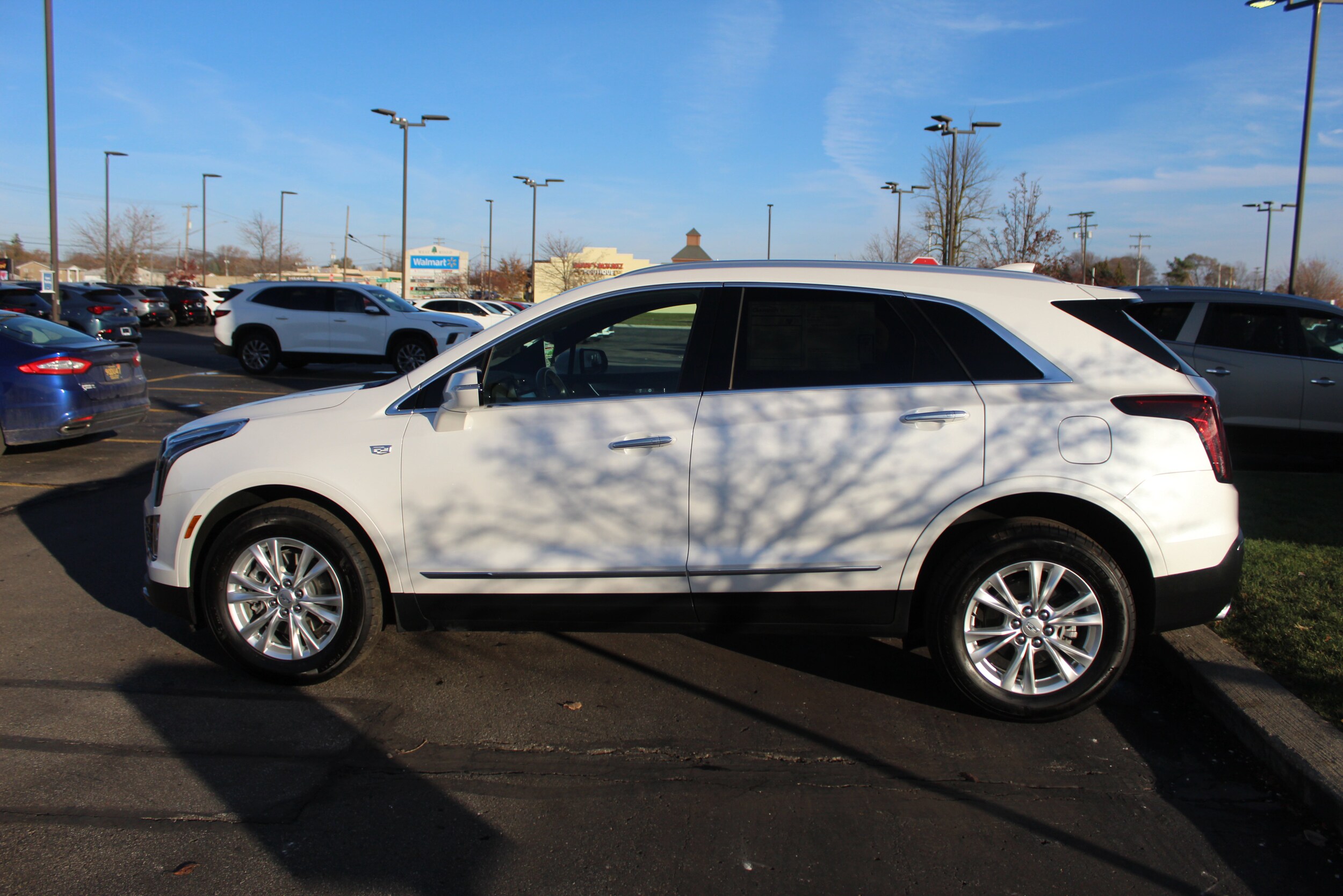 2023 Cadillac XT5 Luxury photo 3