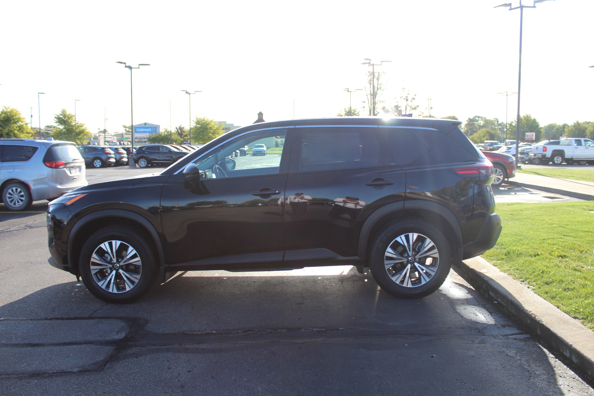 2021 Nissan Rogue SV AWD photo 4