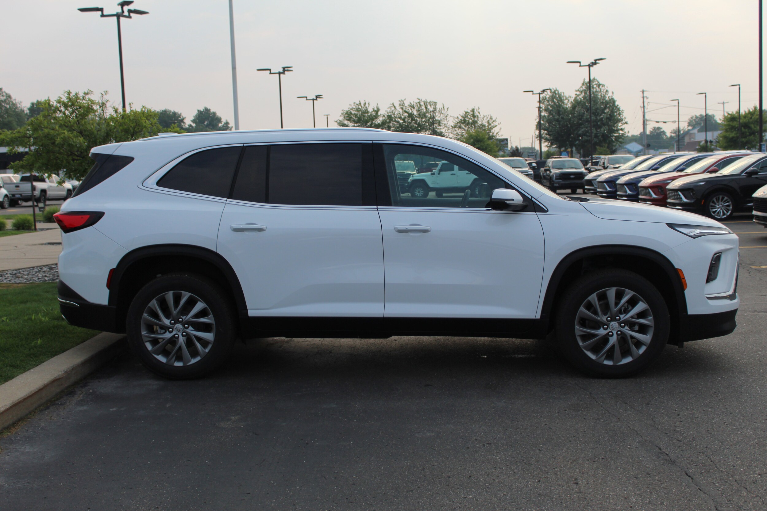 2026 Buick Enclave Preferred photo 3