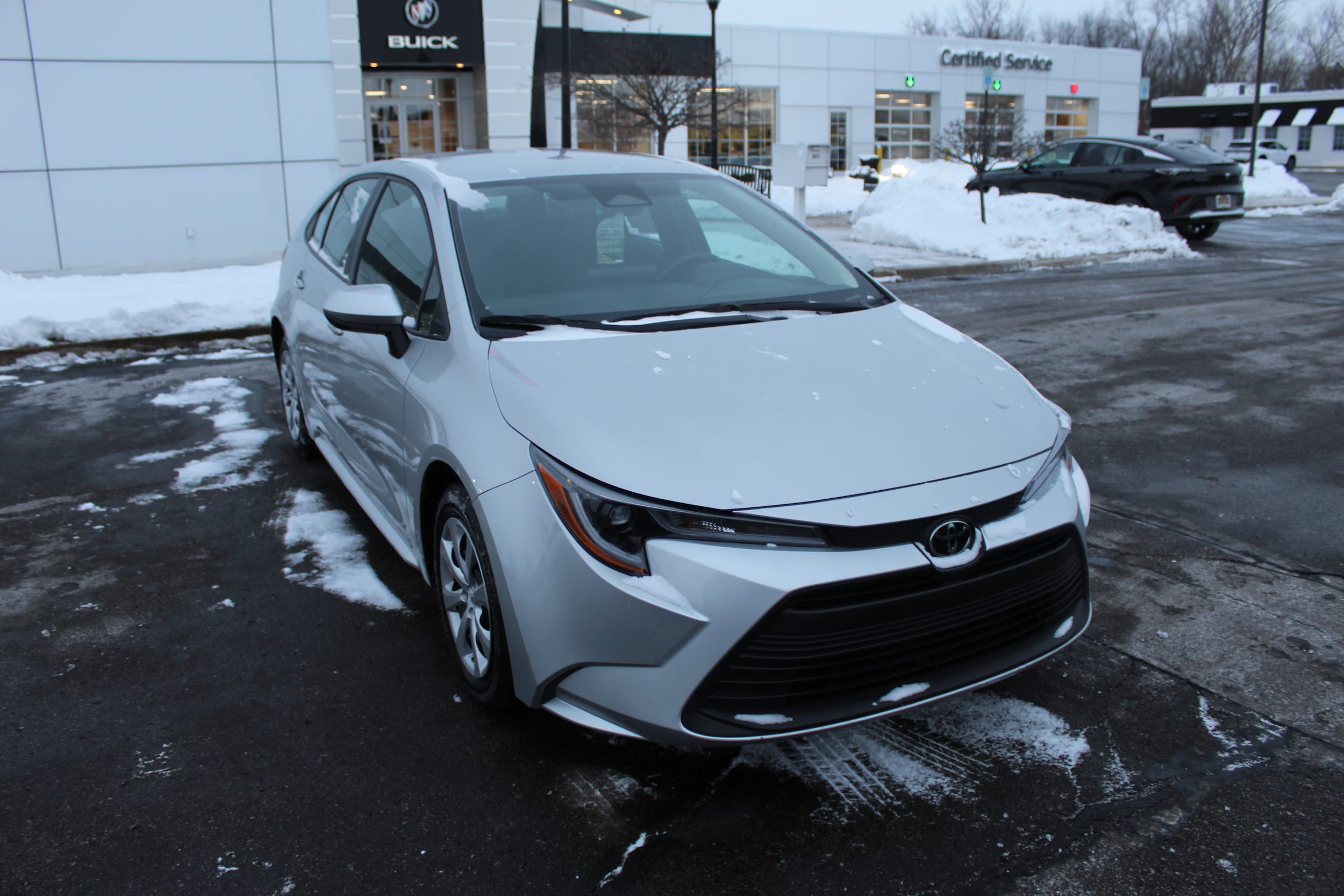 2024 Toyota Corolla LE's photo