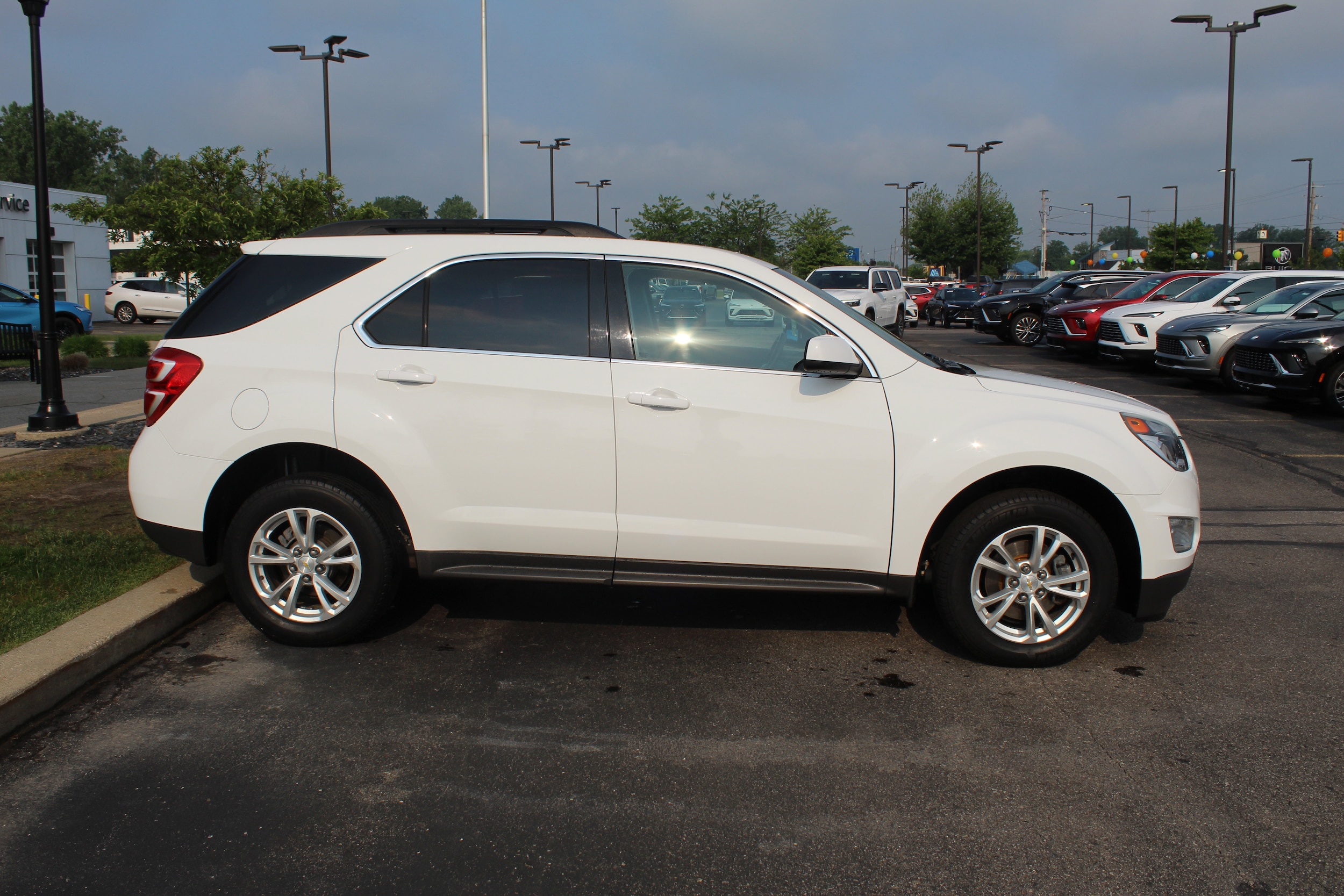 Used 2017 Chevrolet Equinox LT with VIN 2GNALCEK1H1593737 for sale in Saginaw, MI