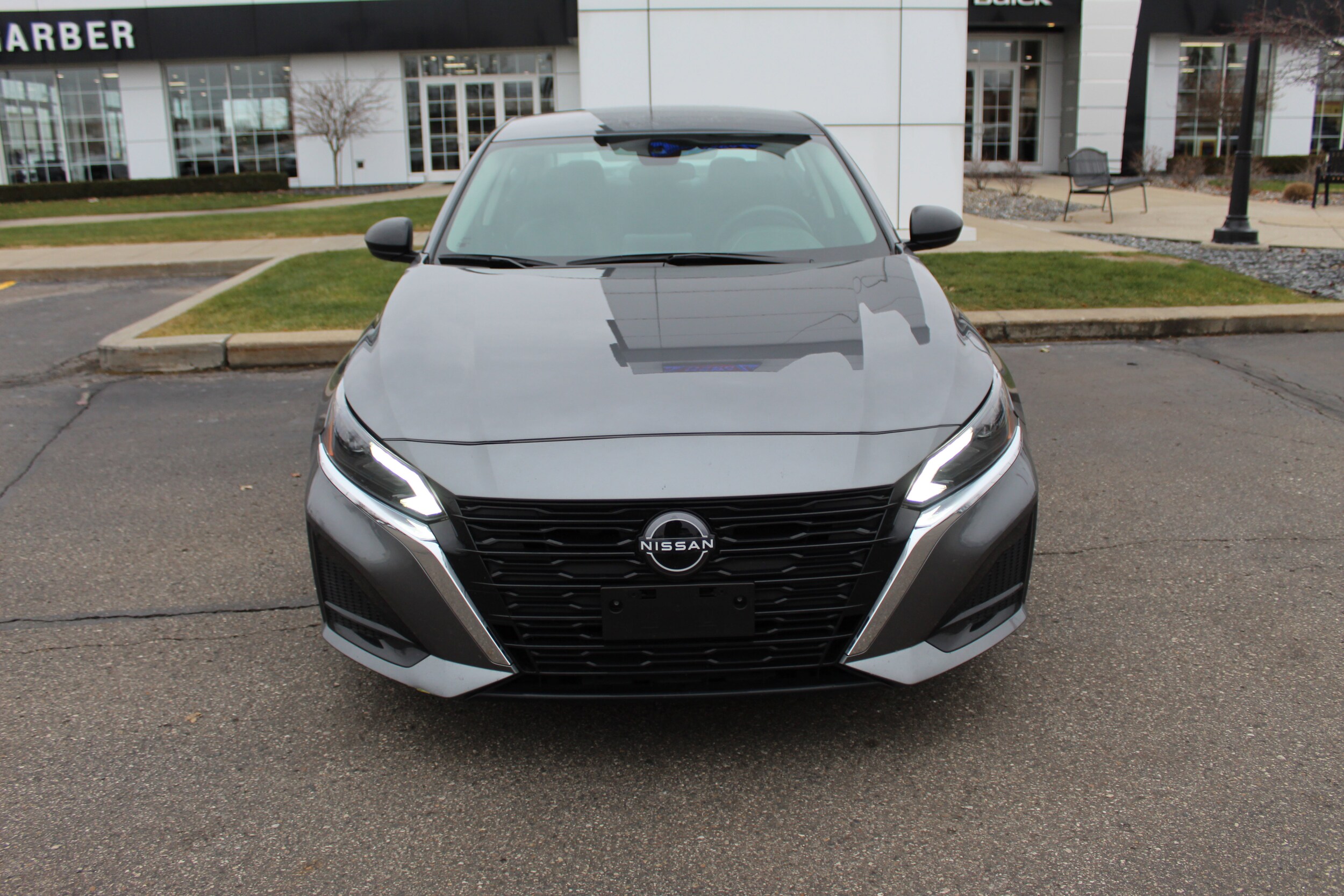 2024 Nissan Altima 2.5 SV photo 2