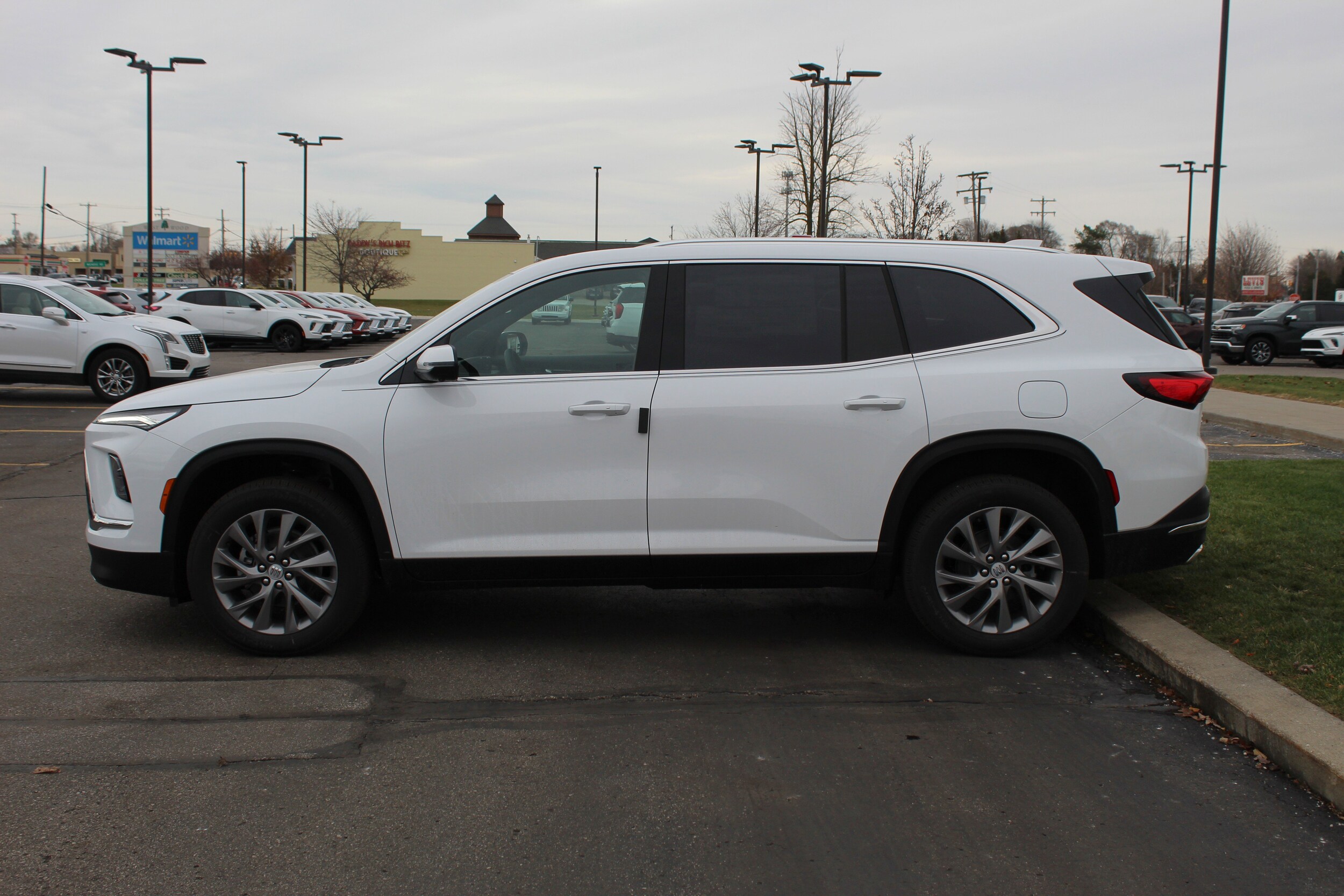 2026 Buick Enclave Preferred photo 4