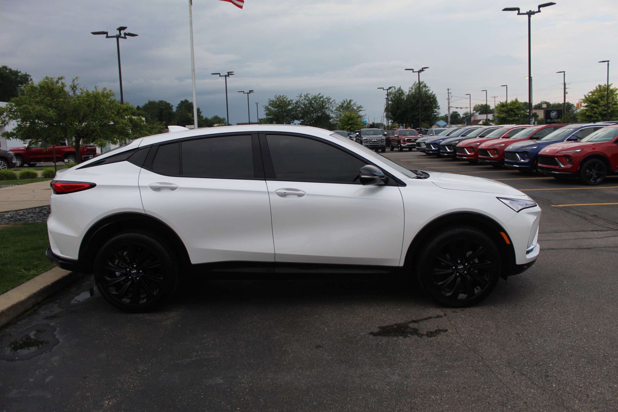 2024 Buick Envista ST photo 2