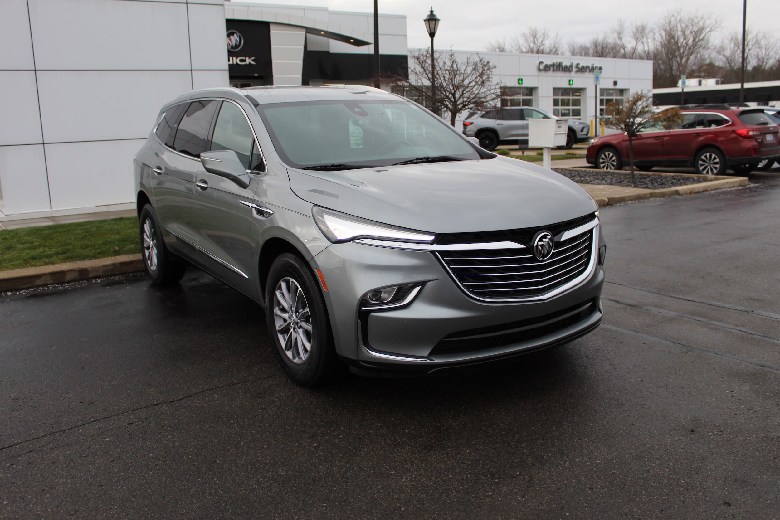 2024 Buick Enclave Essence's photo