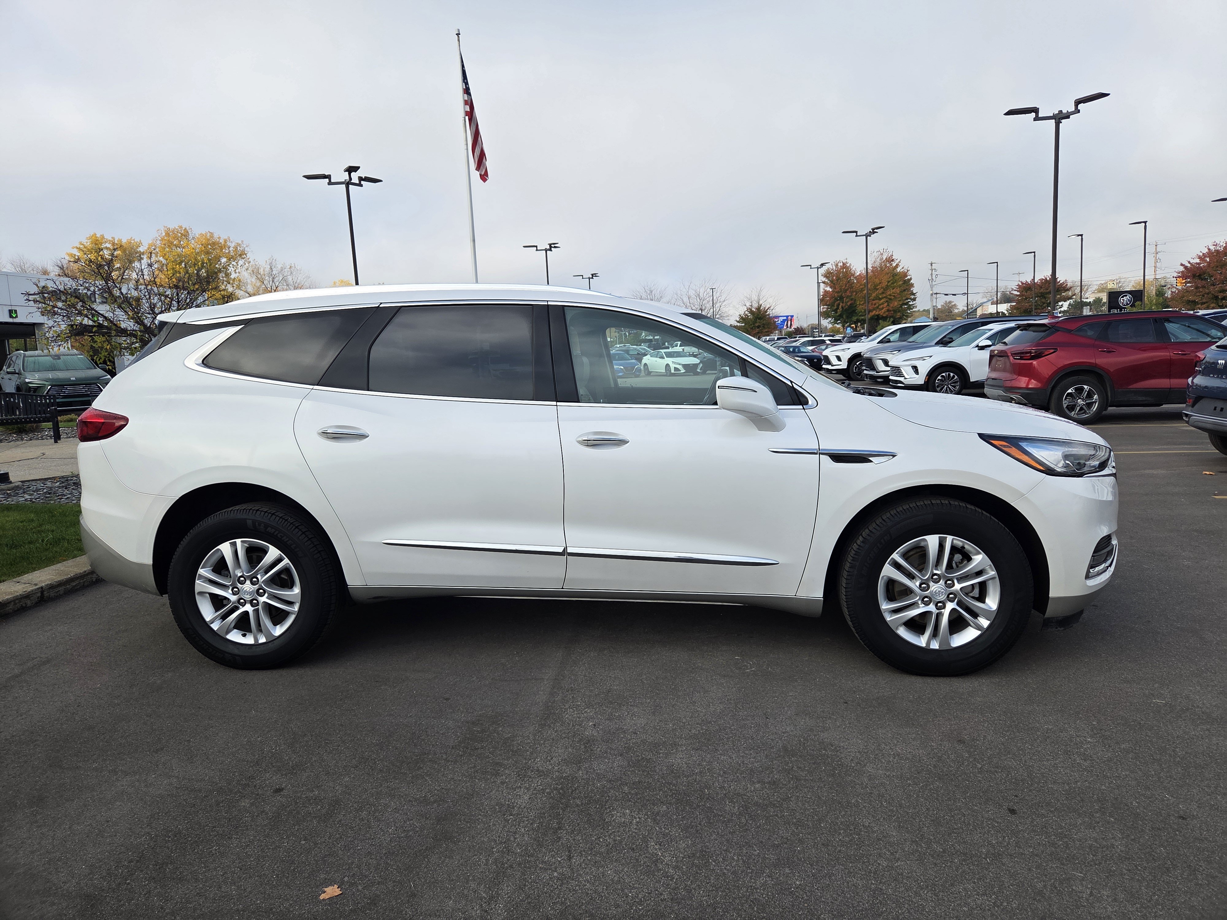 Used 2018 Buick Enclave Essence with VIN 5GAERBKW0JJ268309 for sale in Saginaw, MI